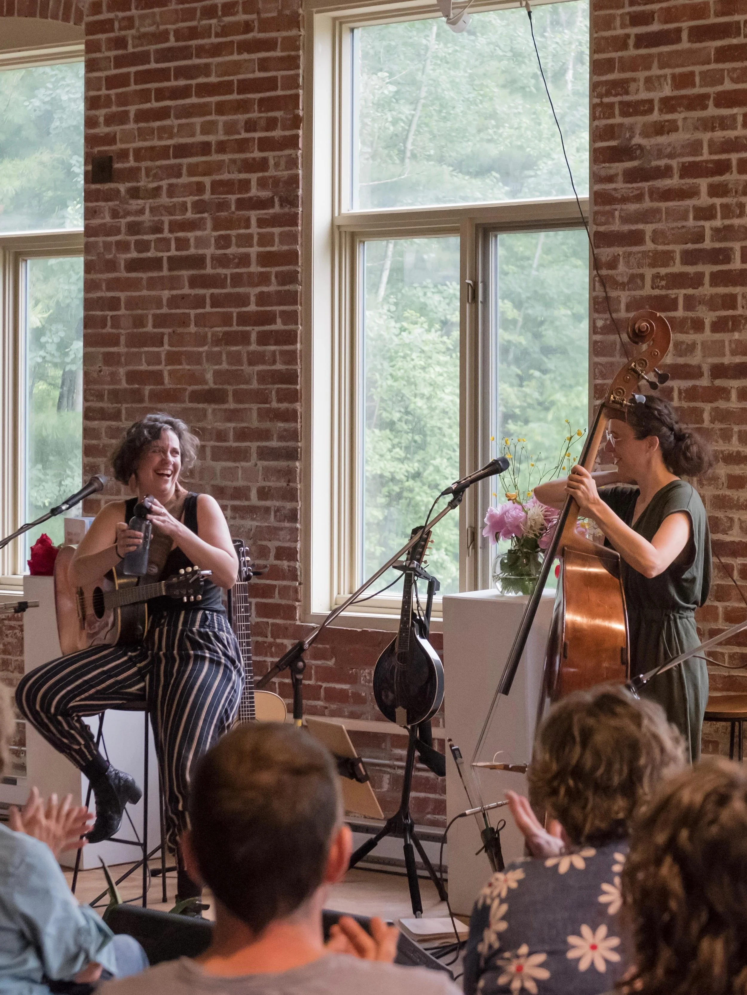 Retour sur une soir&eacute;e unique &agrave; l&rsquo;Usine. 🌿

Le 14 juin dernier, musique et histoire se sont rencontr&eacute;es avec Flavie L&eacute;ger-Roy, petite-petite-petite-fille de Stanislas-Jean-Baptiste Rolland, fondateur de l&rsquo;usine