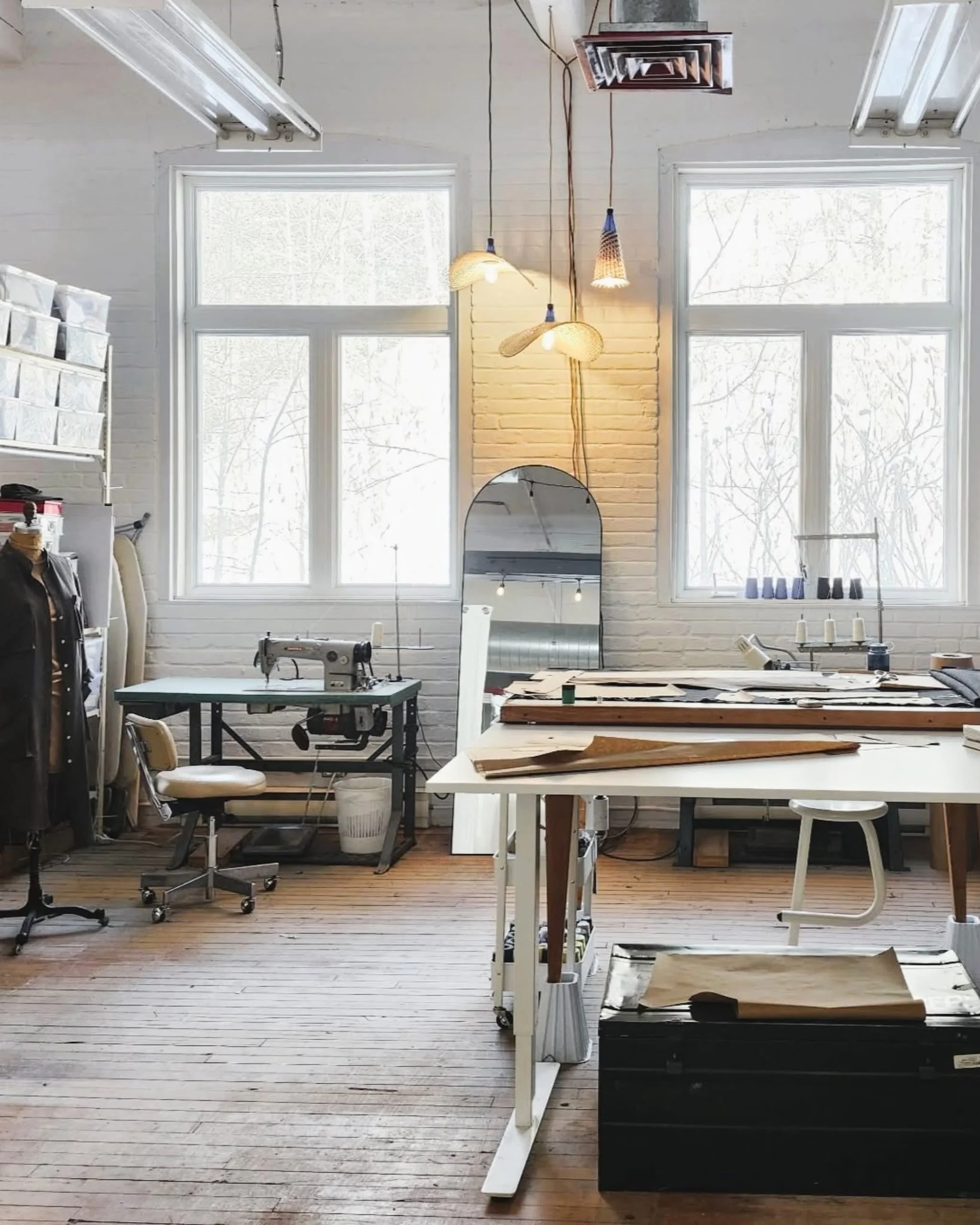 @fauvedutilly propose une nouvelle s&eacute;rie de clubs de couture &agrave; l&rsquo;Usine Rolland. 🪡

Ces ateliers s&rsquo;adressent &agrave; toute personne souhaitant apprendre &agrave; coudre ou d&eacute;velopper ses habilet&eacute;s &agrave; tra