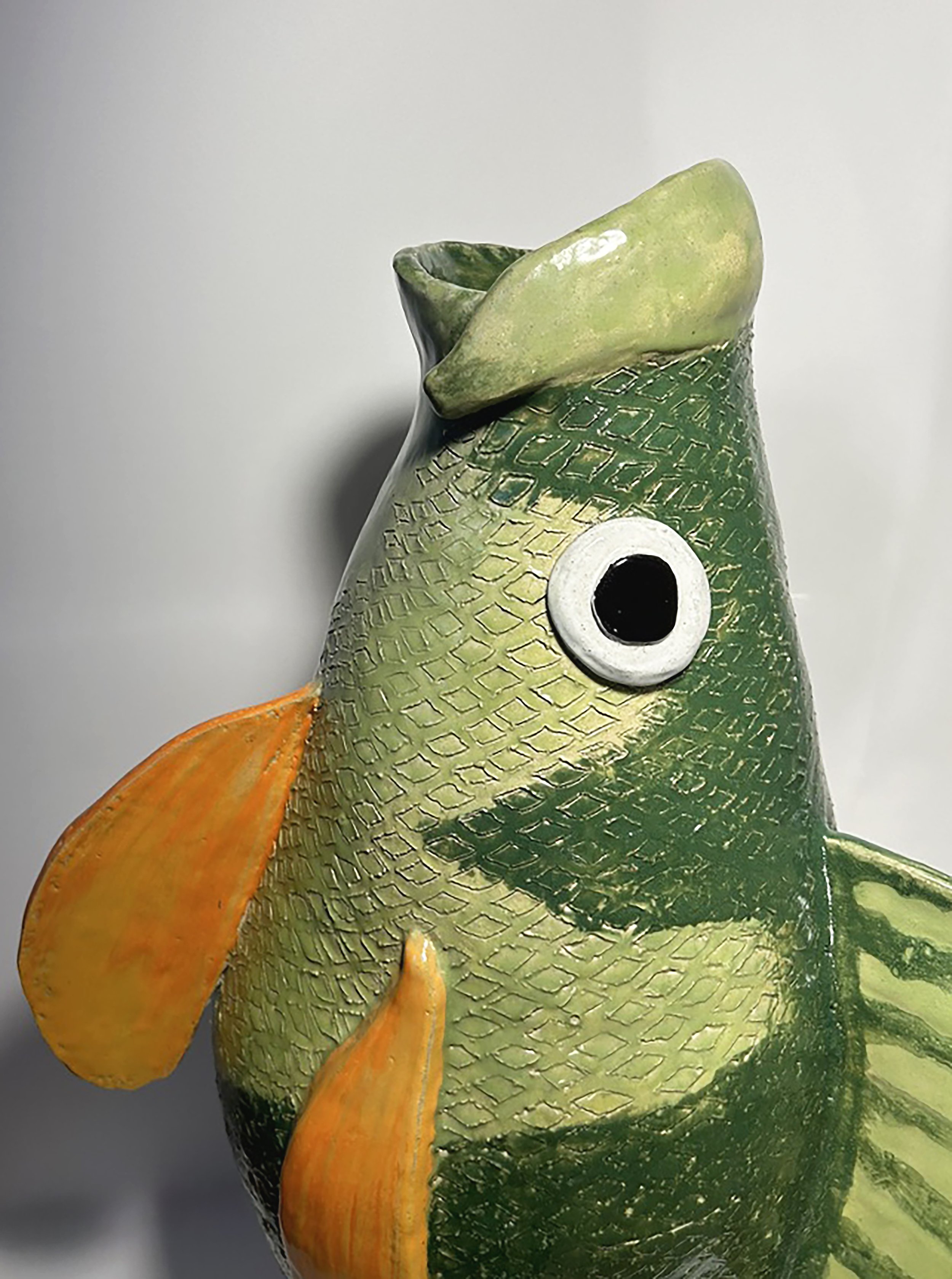 Big Fish /
Stoneware and hand mixed glazes /
10 in x 18 in x 28 in /
April 2024