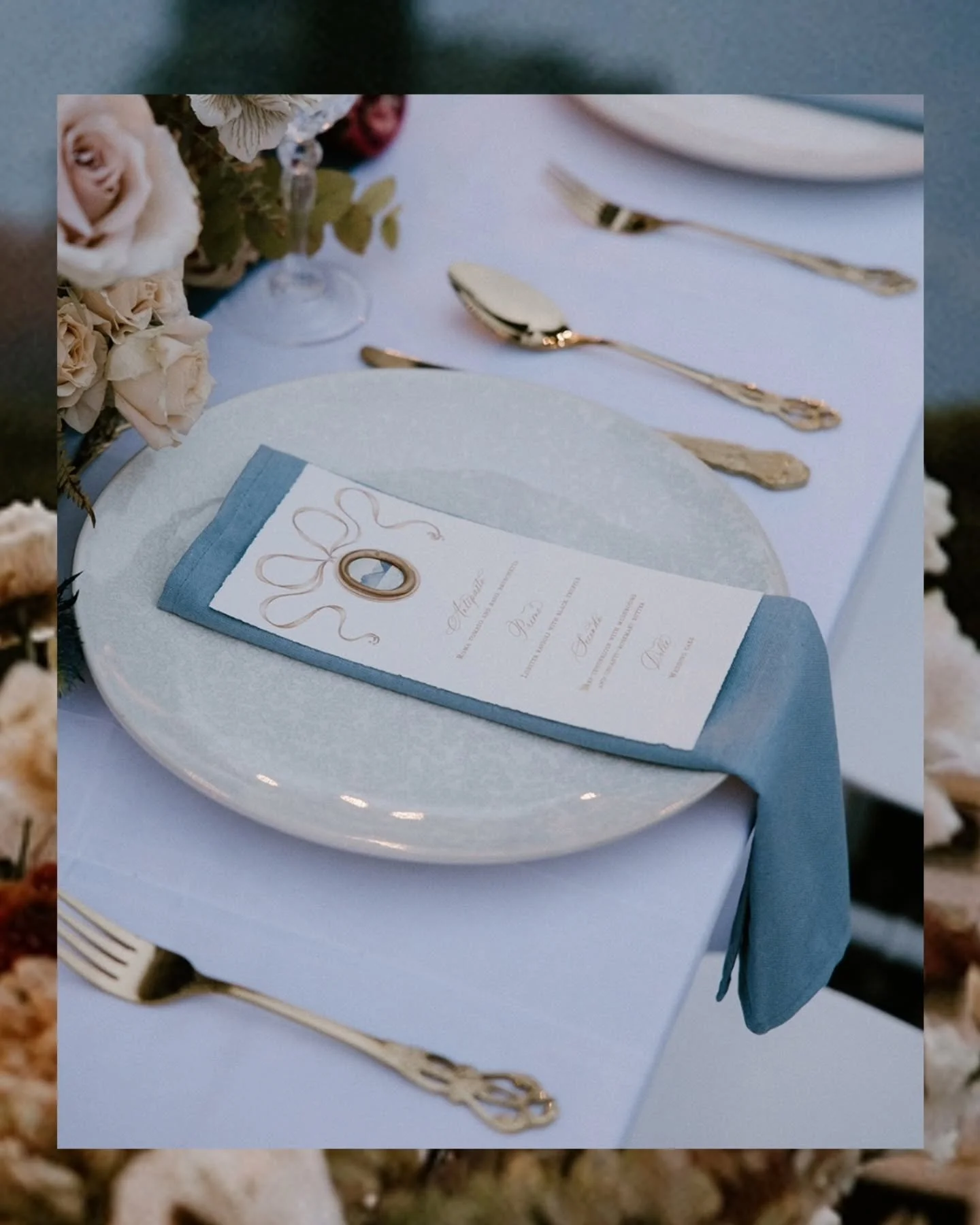 An intimate wedding, al fresco dining, and the most spectacular view of Lake Como and the Alps. To remember always captured in miniature -- a custom painting within a wax seal. 

--

Host/ Planner:&nbsp;@amberhansenevents
Photographer:&nbsp;@indiajad
