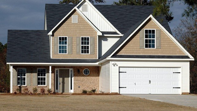 Suburban home representing Mansfield houses near the Highway 360 development corridor