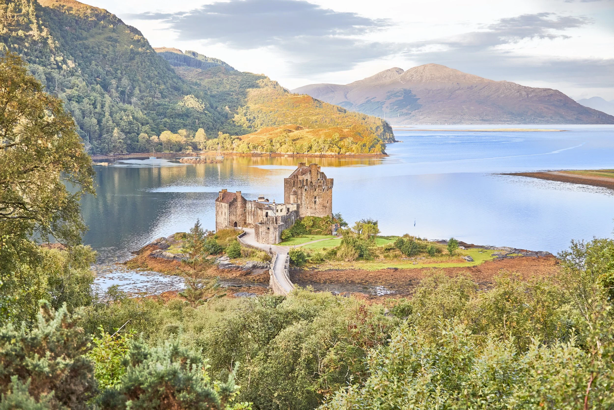 Scotland-Eilean Donan Castle-Loch Duich.jpg