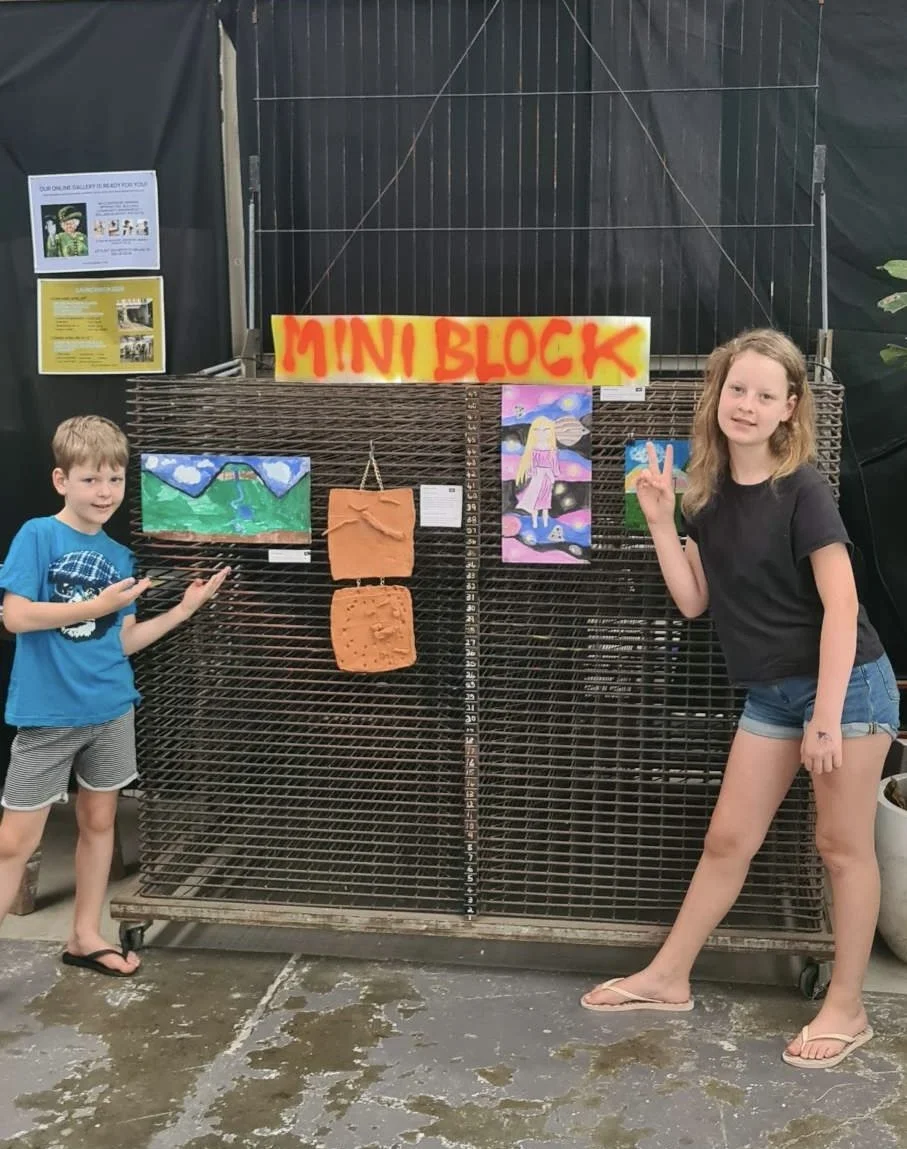 Block Show - Mini's