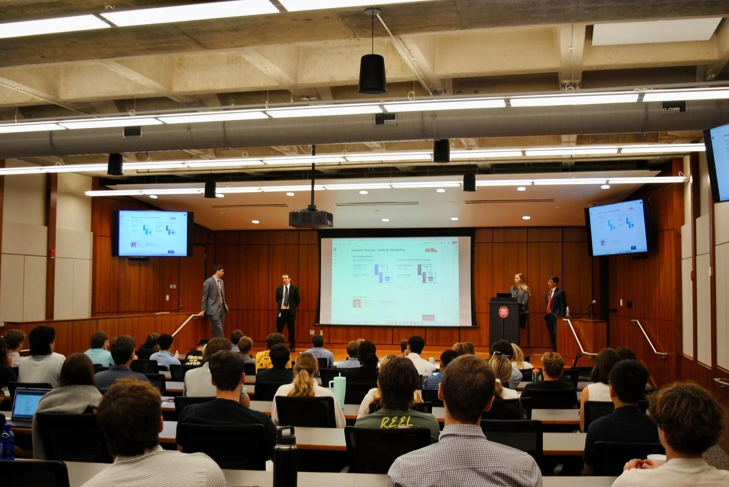 We were so pleased to host four executives from Stephens this week! 💼 They shared insights into their areas of expertise and discussed Stephens&rsquo; investment banking and wealth management programs, followed by an engaging Q&amp;A with our member