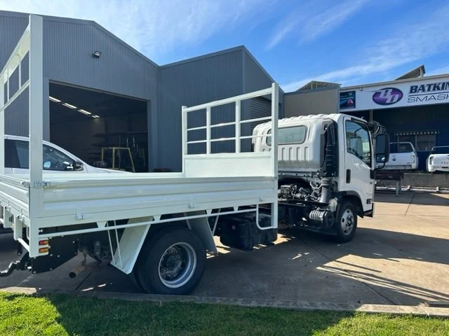 White flatbed ute truck, custom ute tray and powder coating Wagga Wagga. Sandblasting and powder coating service Wagga with custom truck and ute bodies and ute trays. 