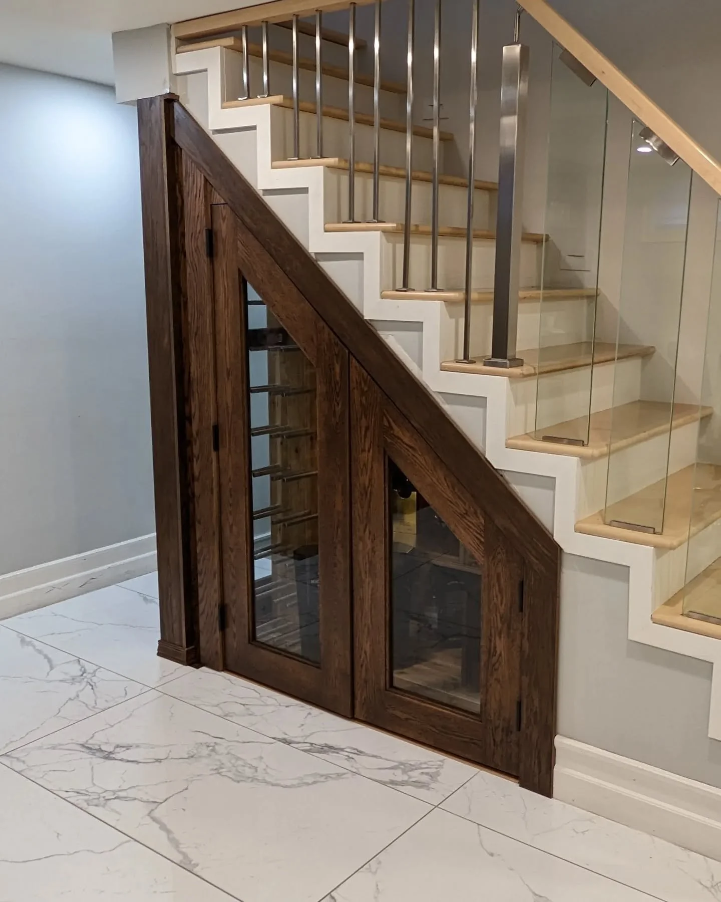 Transform your understaircase storage room for a bespoke wine cellar.
All interior wrapped with western red cedar.
.
.
.
.
#woodworking #handtools #wood #woodworkers #custombuilt #diy #carpenter #carpentry #montreal #furnituredesign #winecellar #whis
