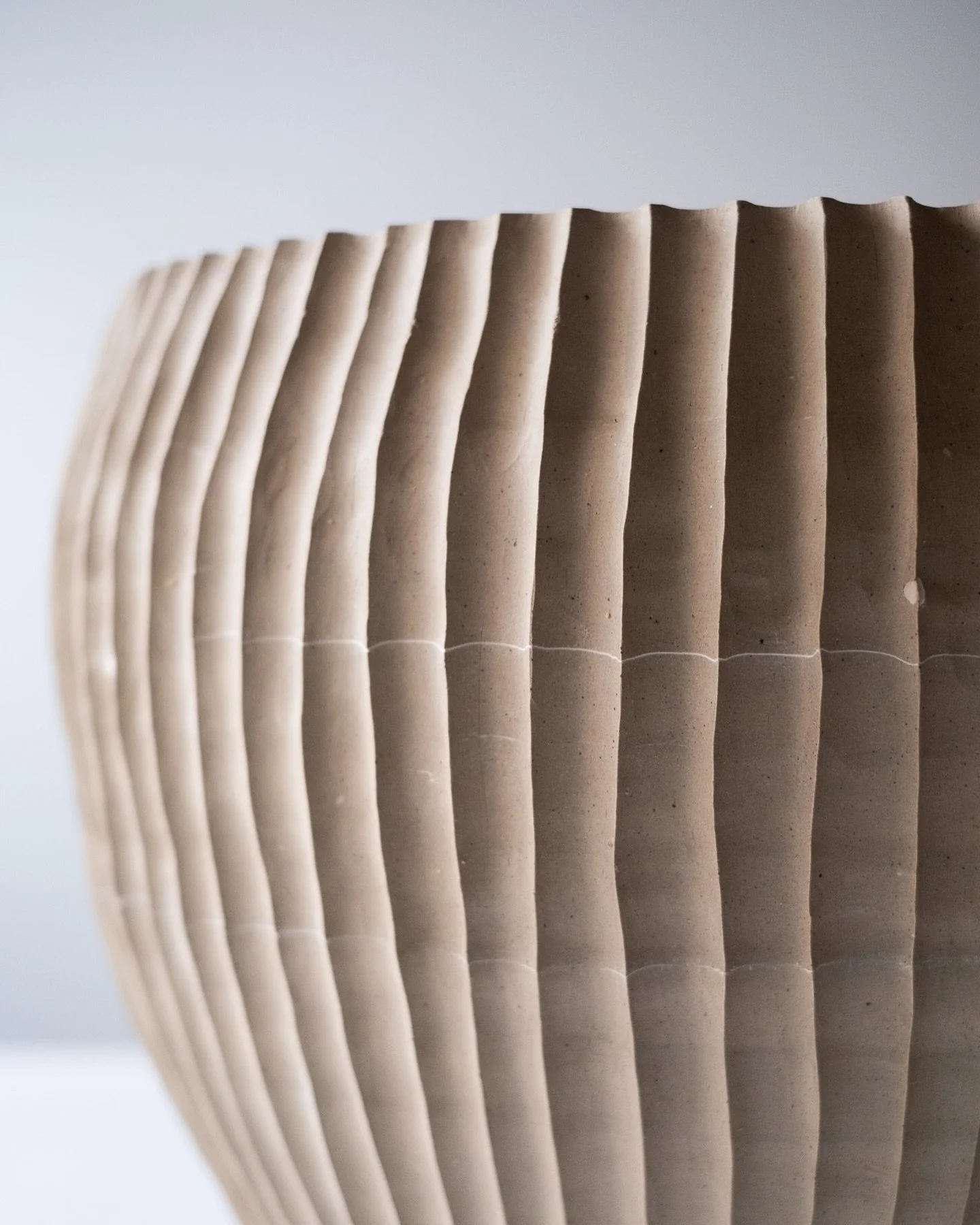 I&rsquo;ve always had a love affair with fluting. My favourite plate- one I made in a workshop a few years ago has fluted edges. Perhaps it&rsquo;s the organic nature of the carved edges. The reflection of a line engraved not once, twice but a myriad