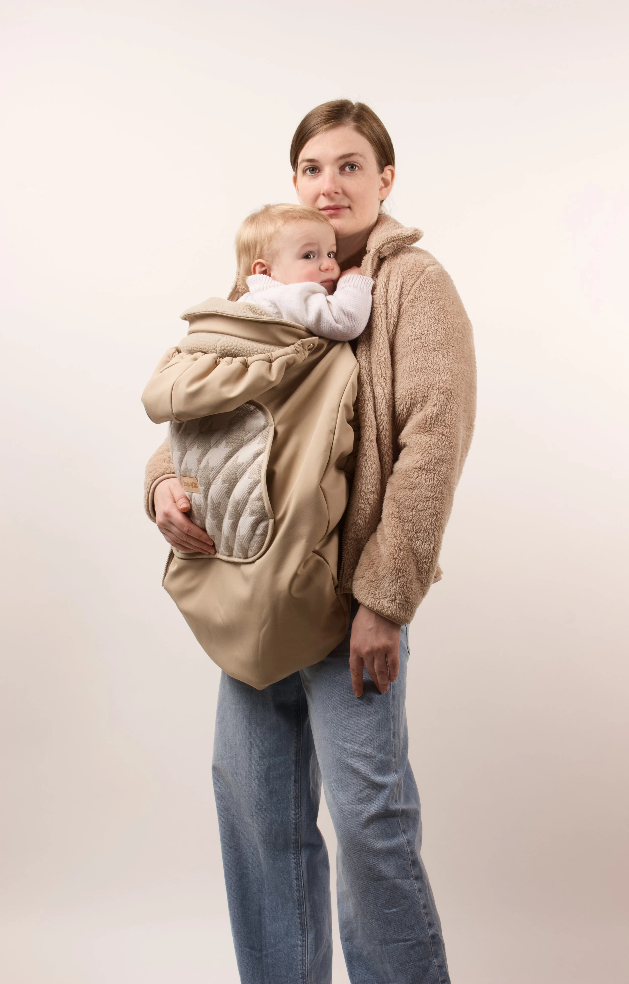 Convertible Marsupial Sherpa Cozy - Sandstone Macro Houndstooth