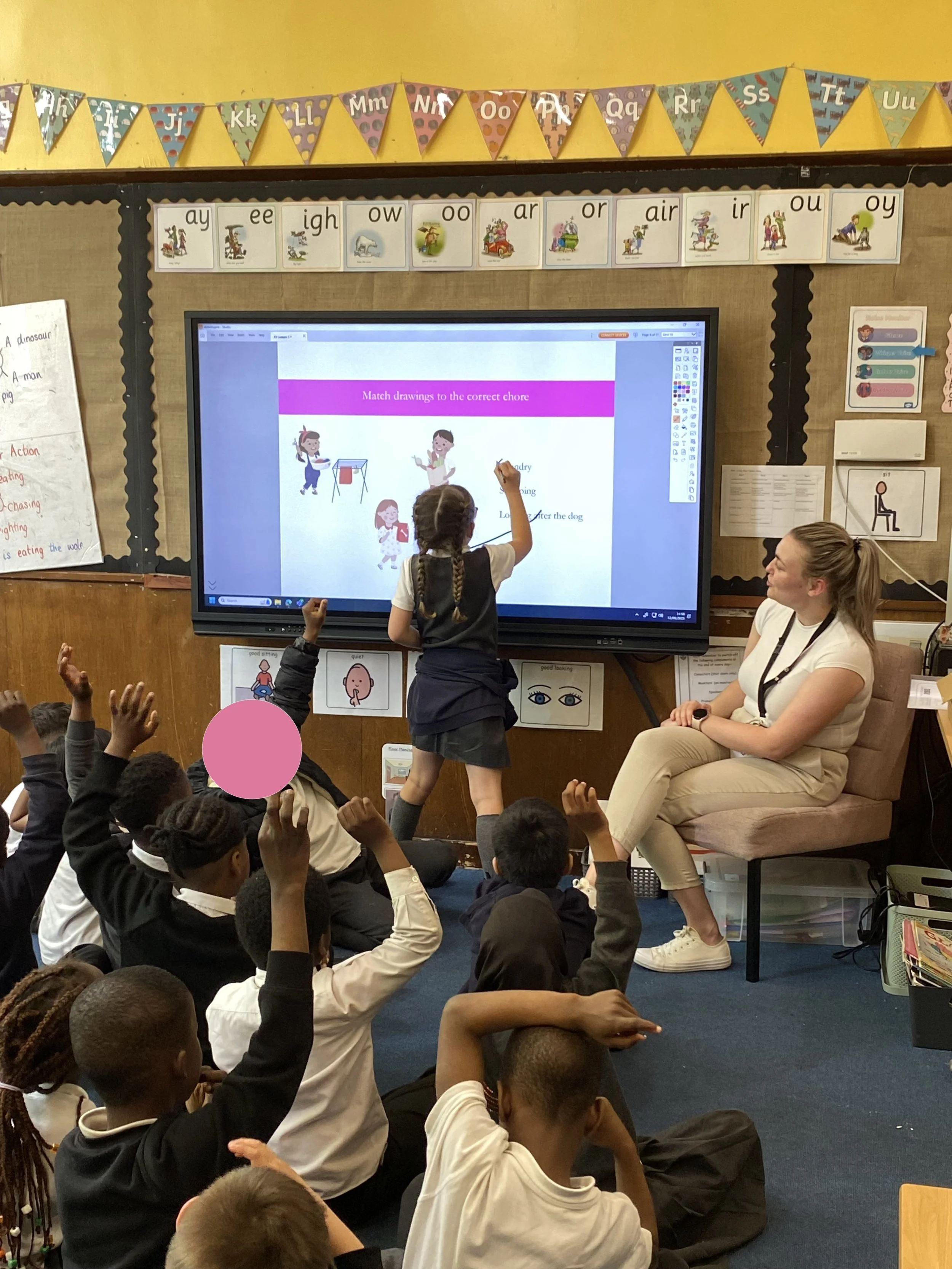 P2 pupils identifying chores.