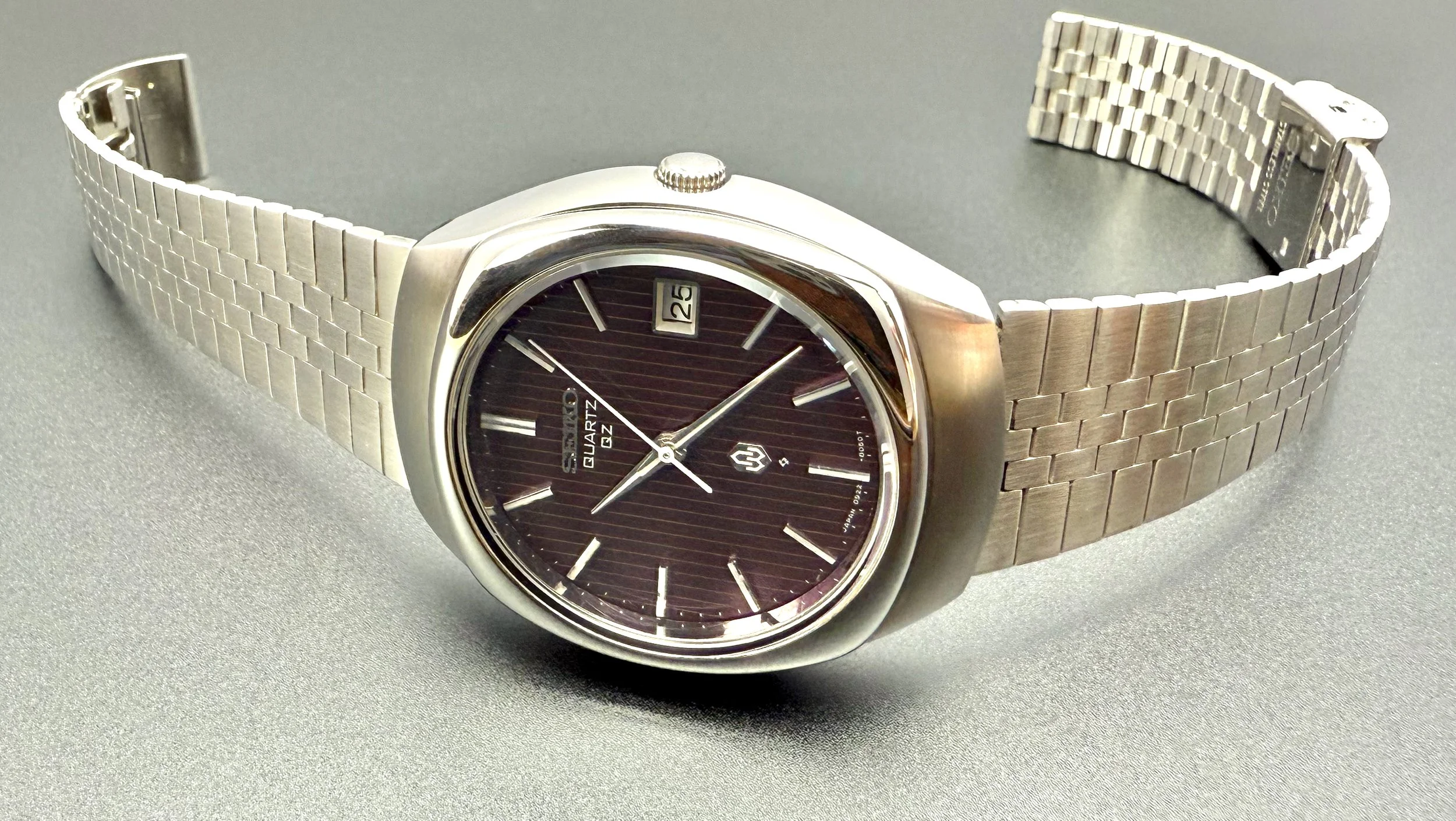 Seiko Quartz QZ 0922-8050 QMT055 — VintageSeikos.NL
