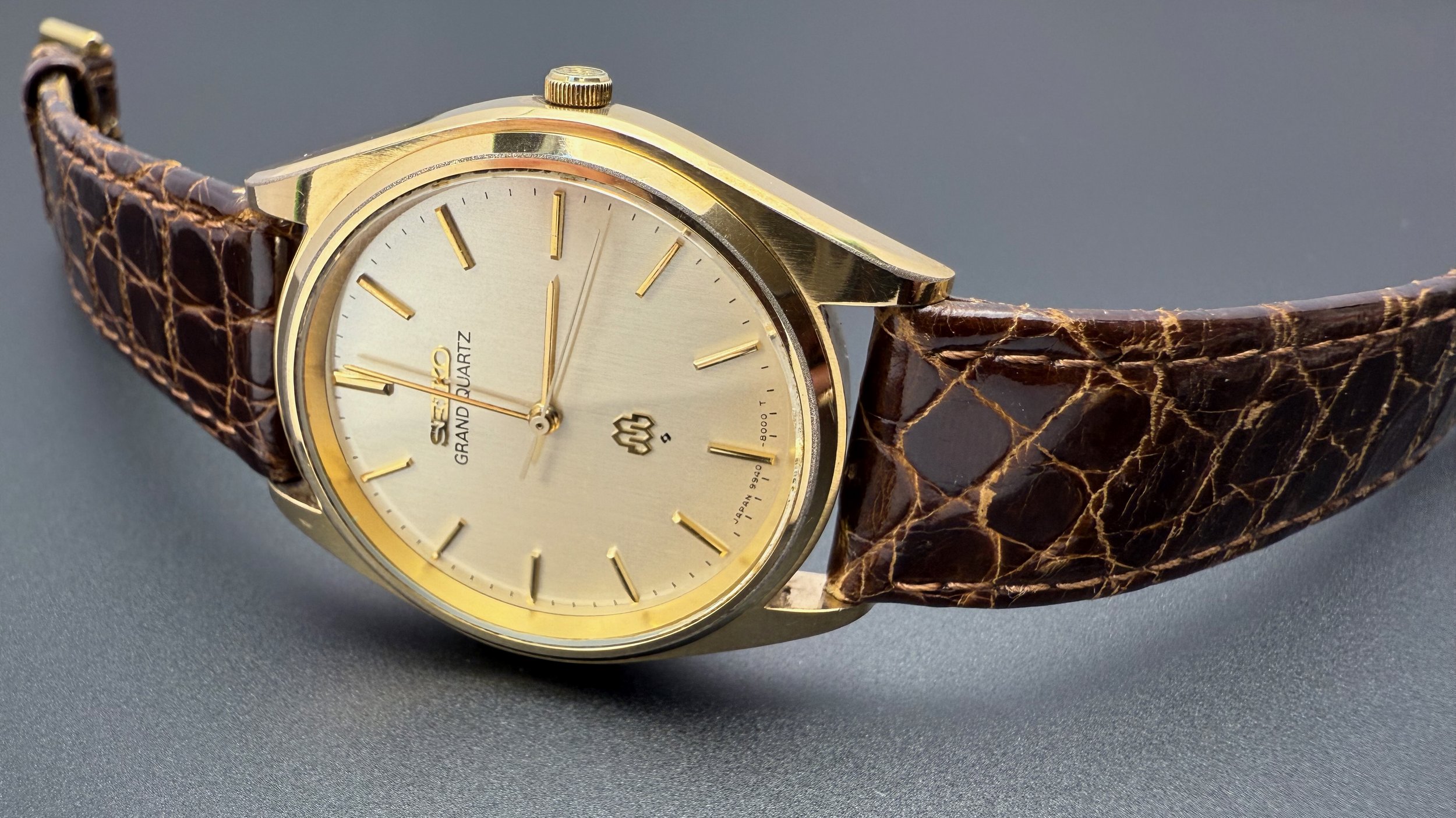 Grand Quartz 9940-8010 (3).jpeg