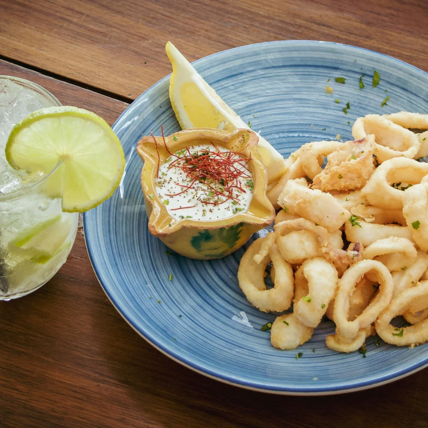 Els nostres calamars a l&rsquo;andalusa s&oacute;n imprescindibles a taula.🦑

Our fried squid is essential in your order 🦑

Reservations 972341604