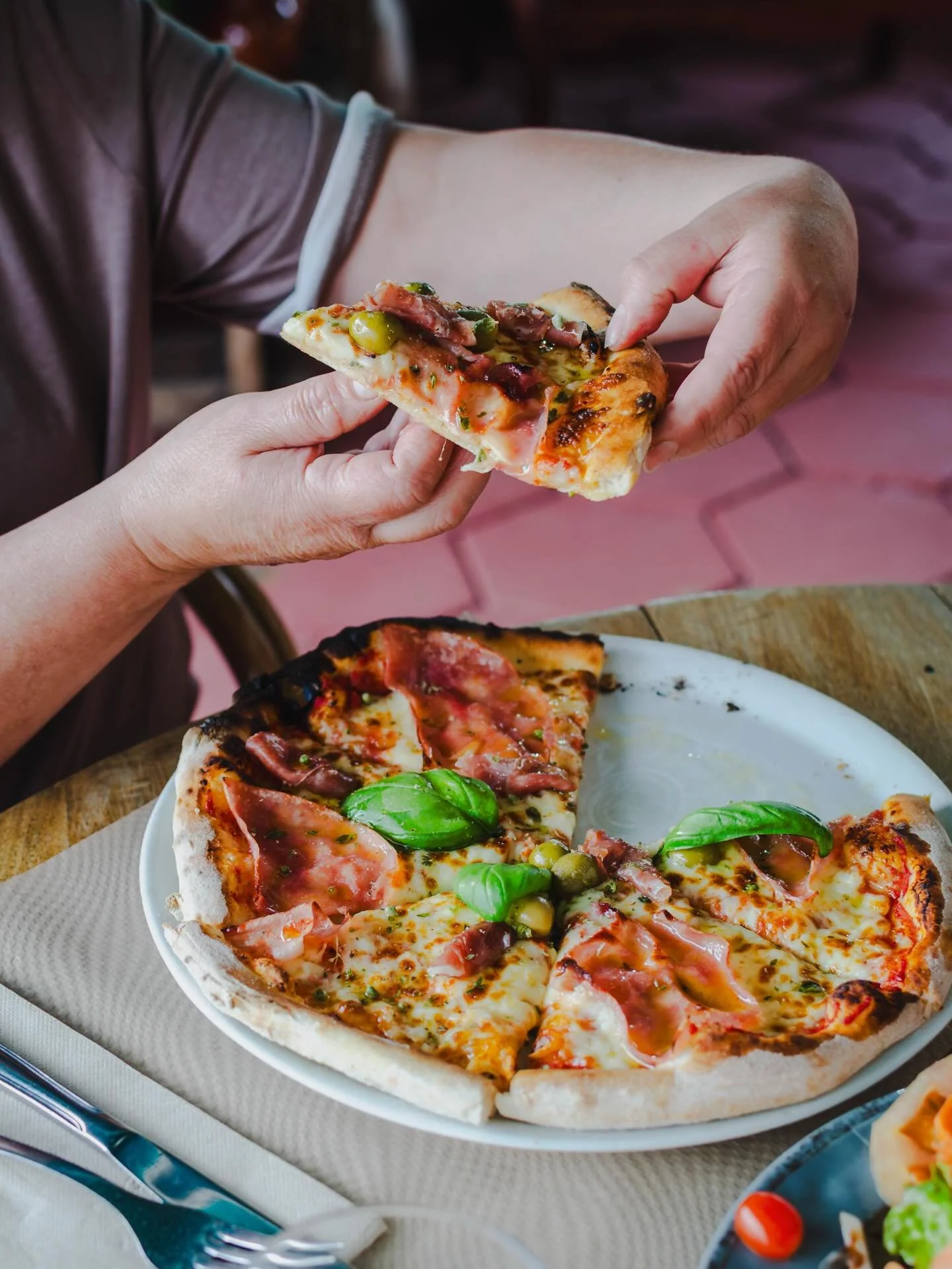 FORN DE LLENYA 🍕🔥 Encarrega la teva pizza 972341604!