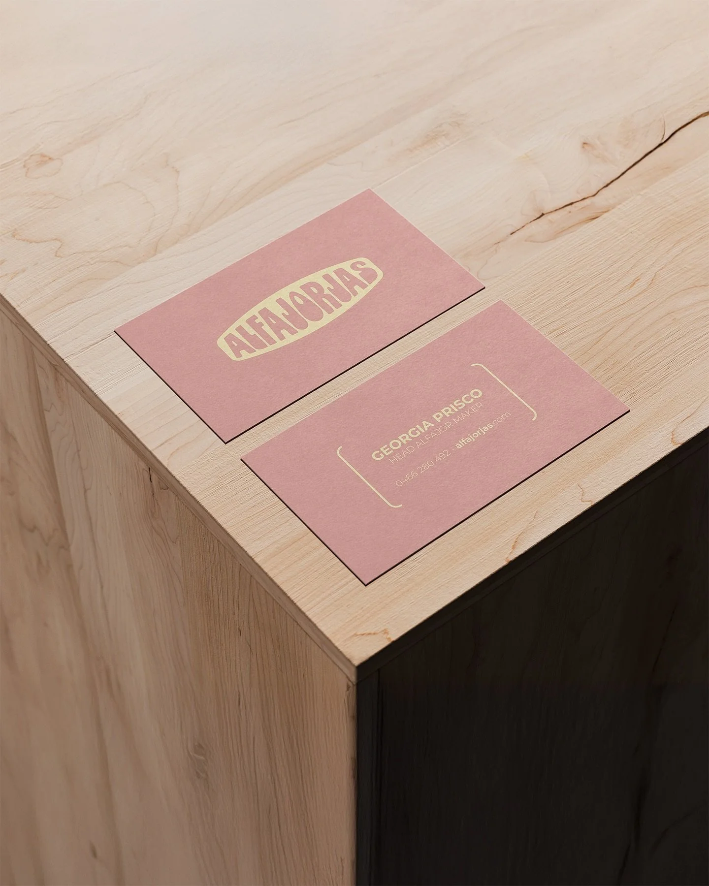 Branding, Web Design and Product Photography for @alfajorjas_ 
A delicious project based in Noosaville.