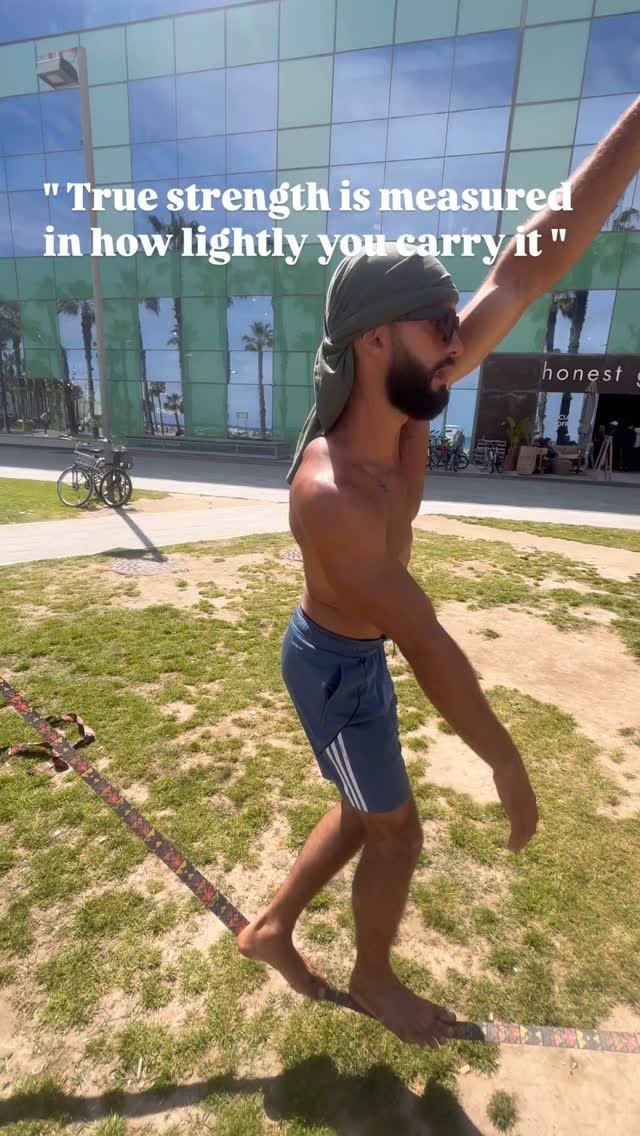 Happy monday
.
.
.
#slacklife #slackline #balance #motivation #workout #workoutmotivation #dance #dancing