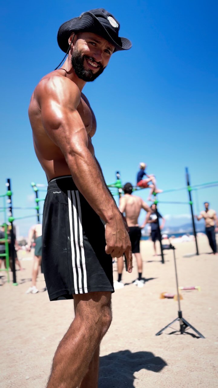 No steroids, no diet, no weights
.
.
.
#calisthenics #calistenia #streetworkout #motivation #workout #workoutmotivation #bodybuilding #gym #gymmotivation #athlete #athletics #fitness #fitnesslife #fit #sports #sportmotivation