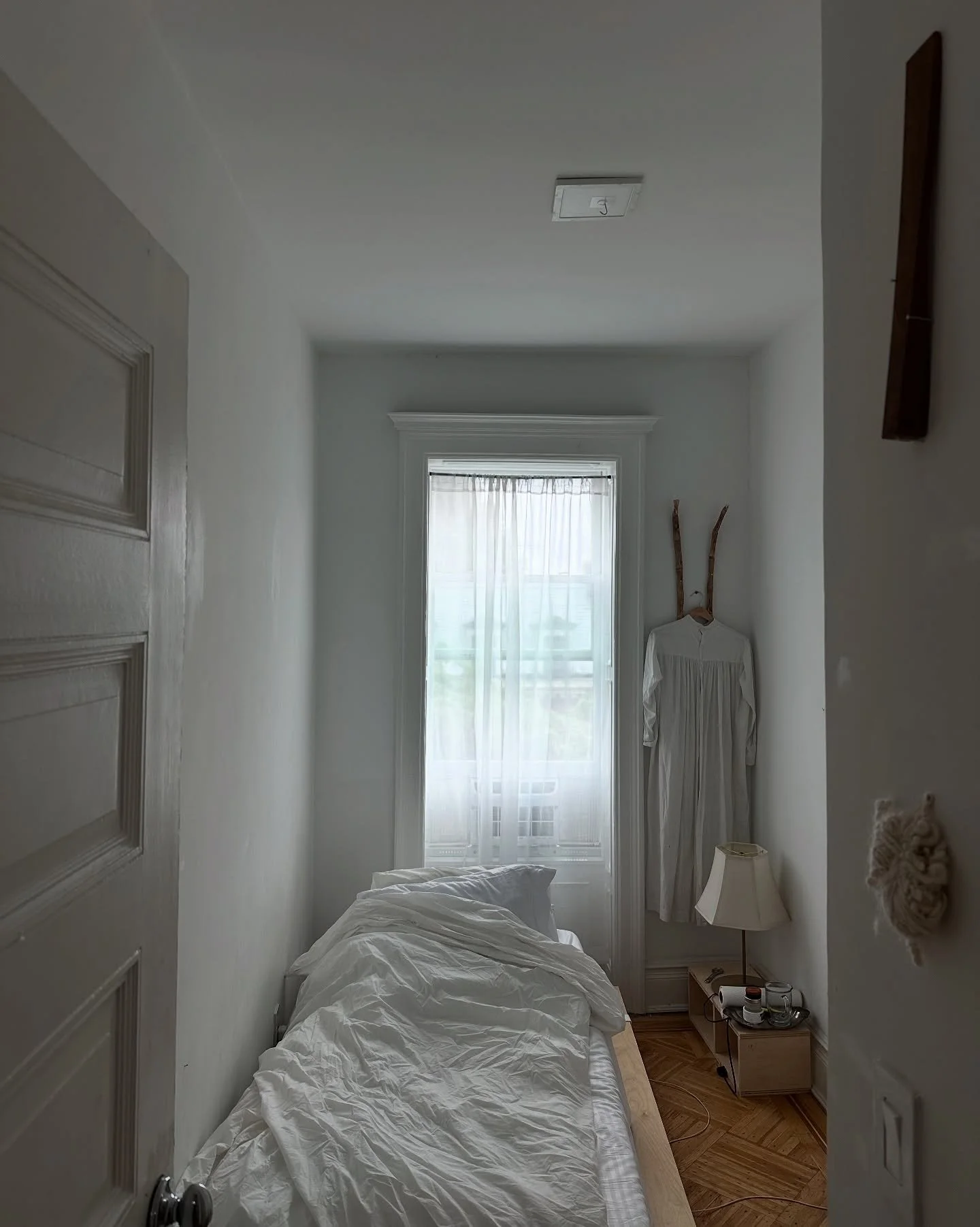 Still performance - [black] wabi sabi.