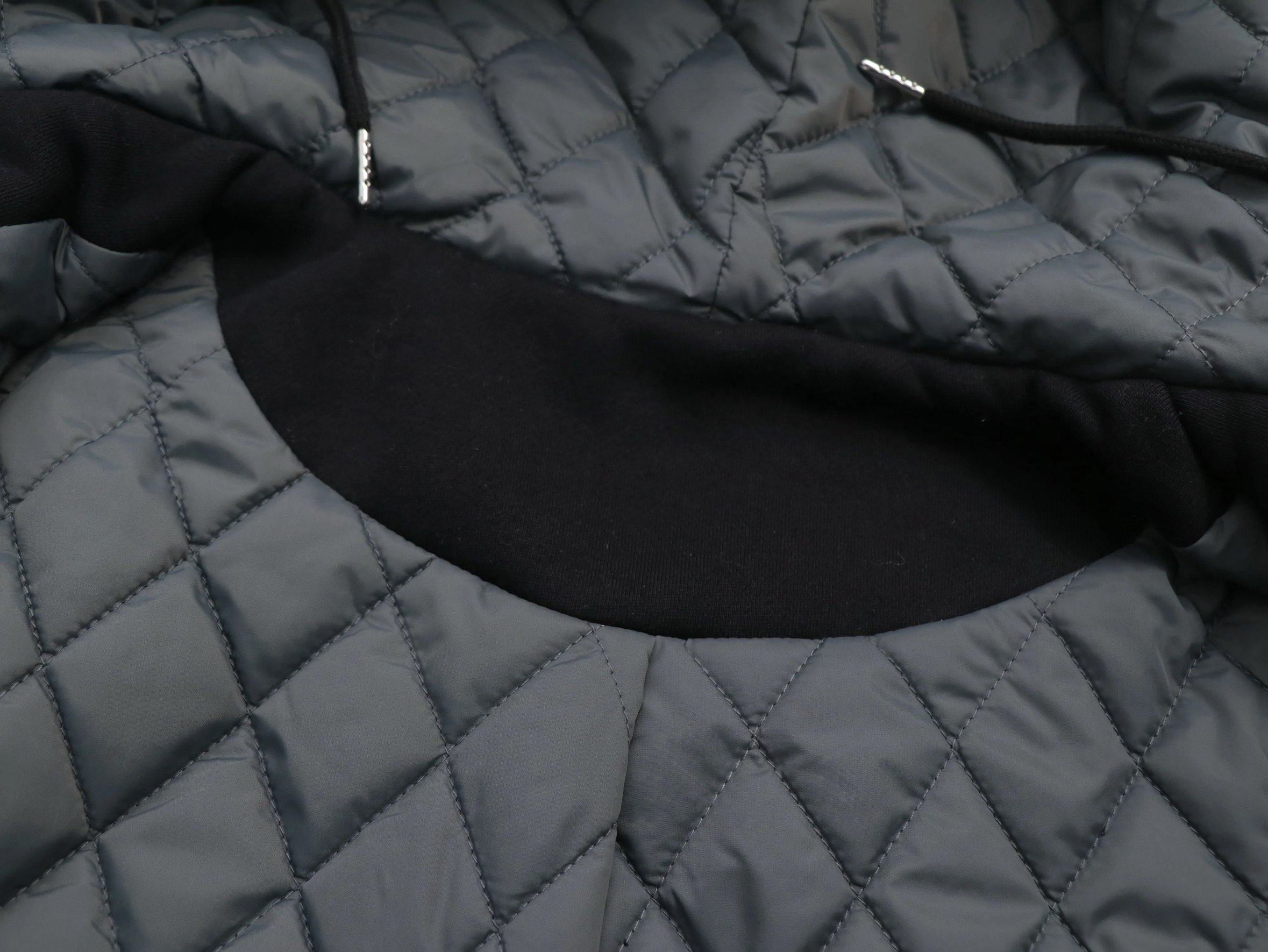 WORK HOODIE - CLOSE UP