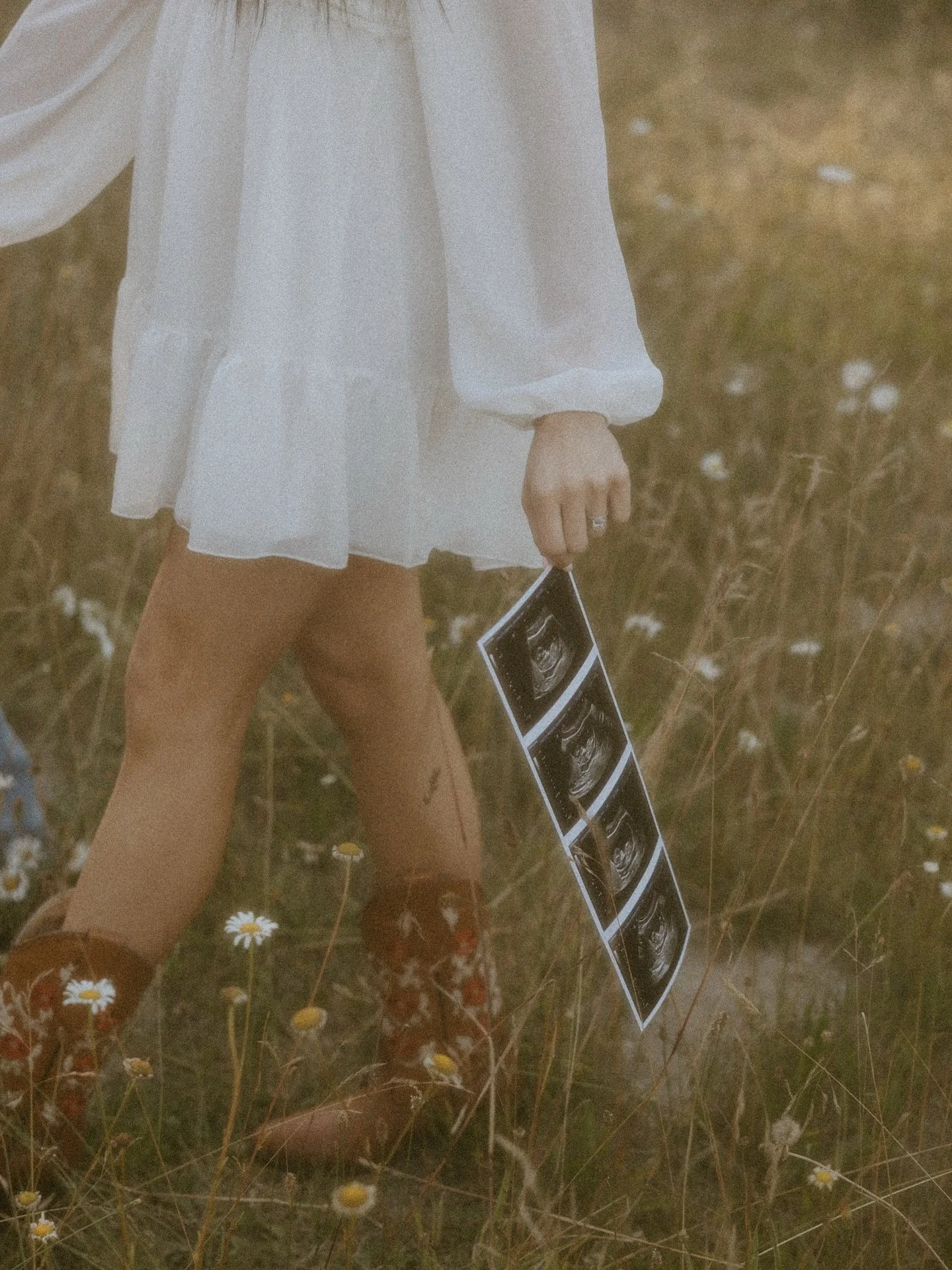 This year has been full of announcement, maternity, and newborn sessions and my heart is so full. It&rsquo;s an honour to document these chapters.

If you&rsquo;ve been thinking about booking, now&rsquo;s the perfect time - $150 off until December 1s