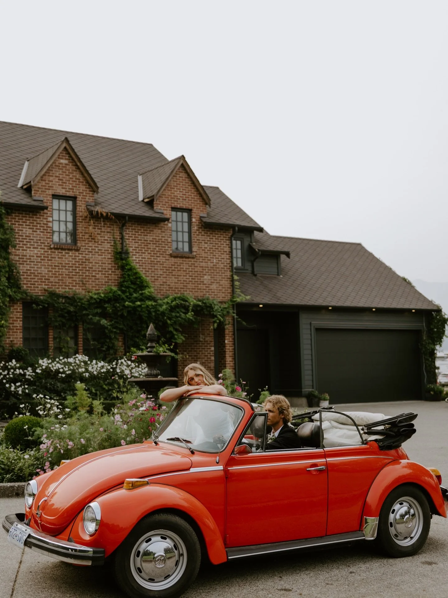 a mix of portraits and details from miriam and andrew&rsquo;s day back in september. put together by the bride herself, on her family&rsquo;s property - it was absolutely a day to remember 🍷

#authenticlovemag #vancouverweddingphotographer #bcelopem