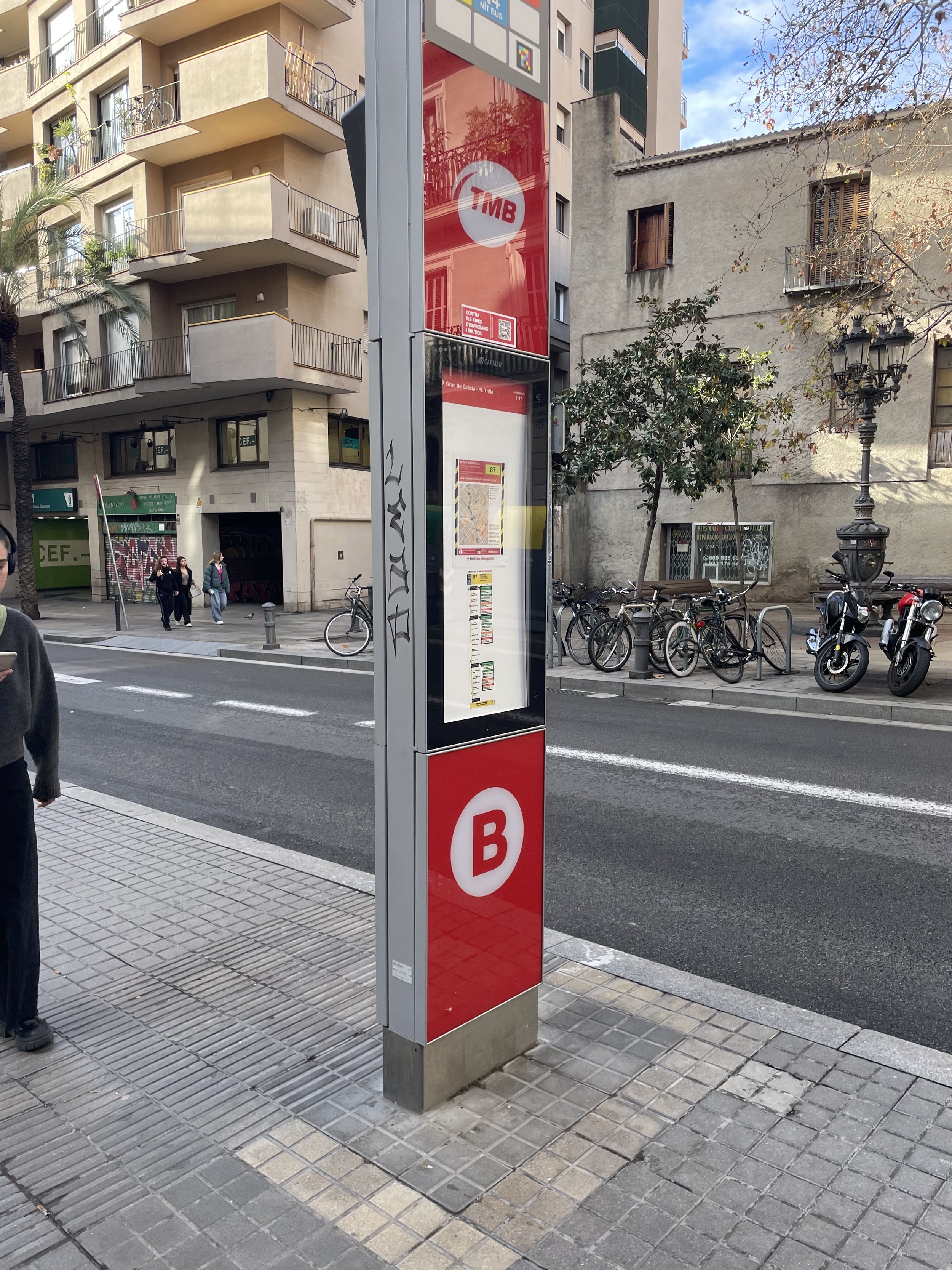 (12) bus stop study, Barcelona