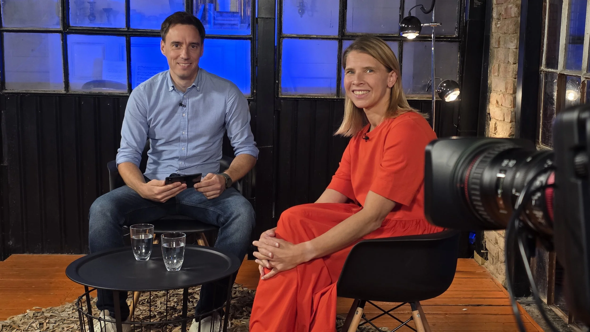 Im Samsung Expert Exchange spricht Anja Hendel mit Jonathan Marcialis und Samsung Germany darüber, wie mobile Zusammenarbeit im Alltag wirklich ins Fließen kommt – mit KI dort, wo sie konkret hilft und ohne Buzzwords.