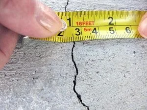 vertical-foundation-crack_1381774199.jpg
