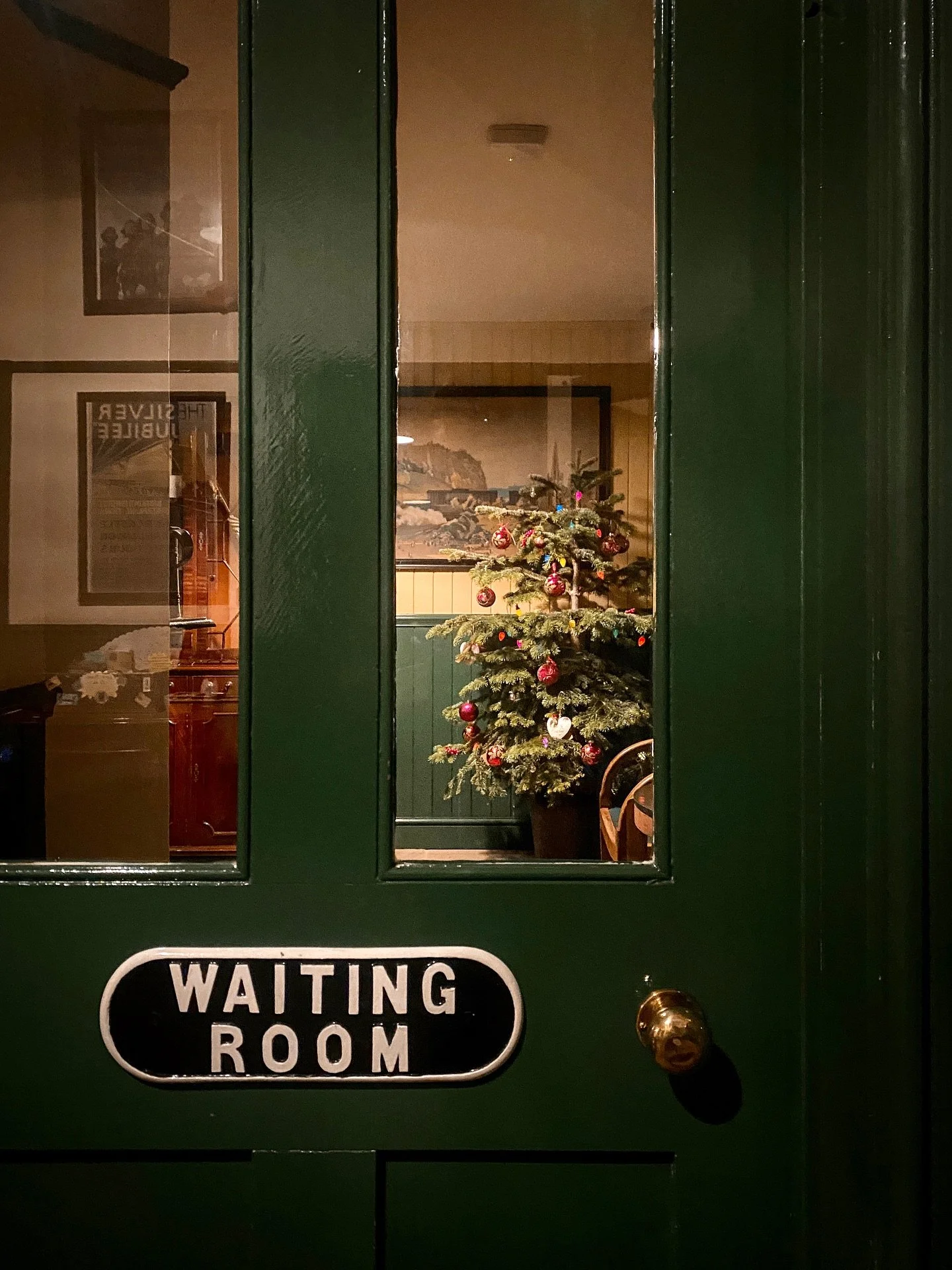 Me waiting for Xmas&hellip; I am that annoying person who&rsquo;d have Christmas music playing in the studio in November but this year will be my first Christmas as my own boss so sadly no colleagues to annoy with Christmas playlists 😝 Last year my 