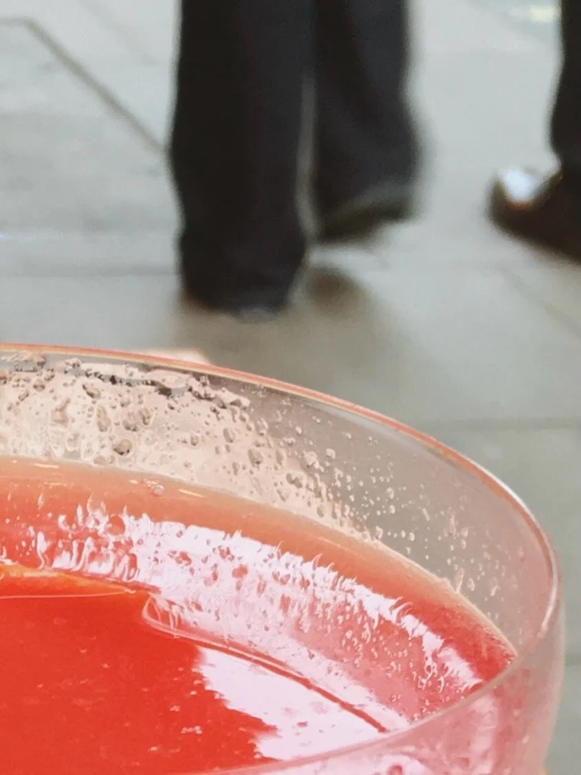 To January - a full diary, client catch ups new and old, lovely hand overs and the odd London meeting thrown in. Swipe to see a peek of the sample trays from the last project I handed over last month 💙