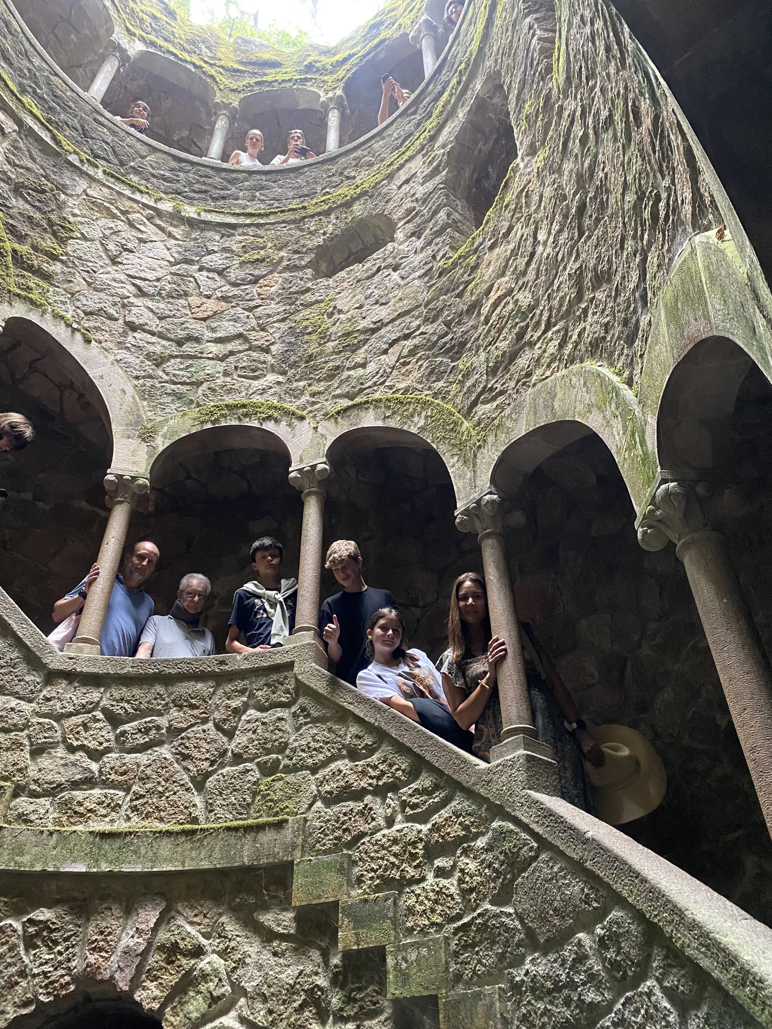 Bomvento Portugal es una empresa familiar que brinda servicios de viajes y asesorías de familia a familia para hacer de Portugal tu hogar por días, meses, años o para toda la vida. Viaja a Portugal.