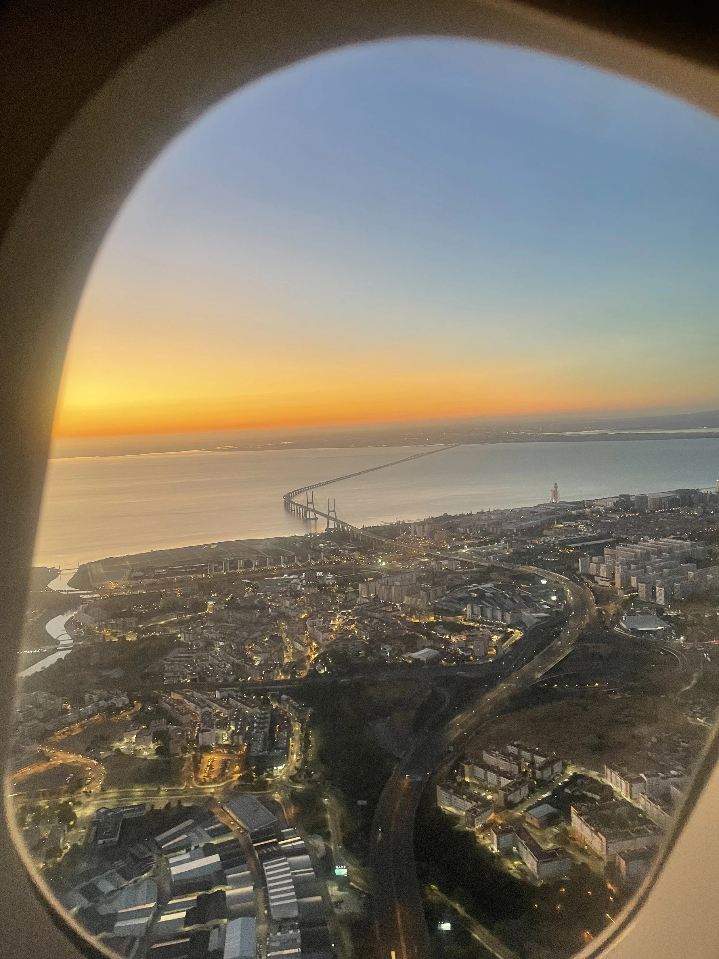 Bomvento Portugal es una empresa familiar que brinda servicios de viajes y asesorías de familia a familia para hacer de Portugal tu hogar por días, meses, años o para toda la vida. Viaja a Portugal.