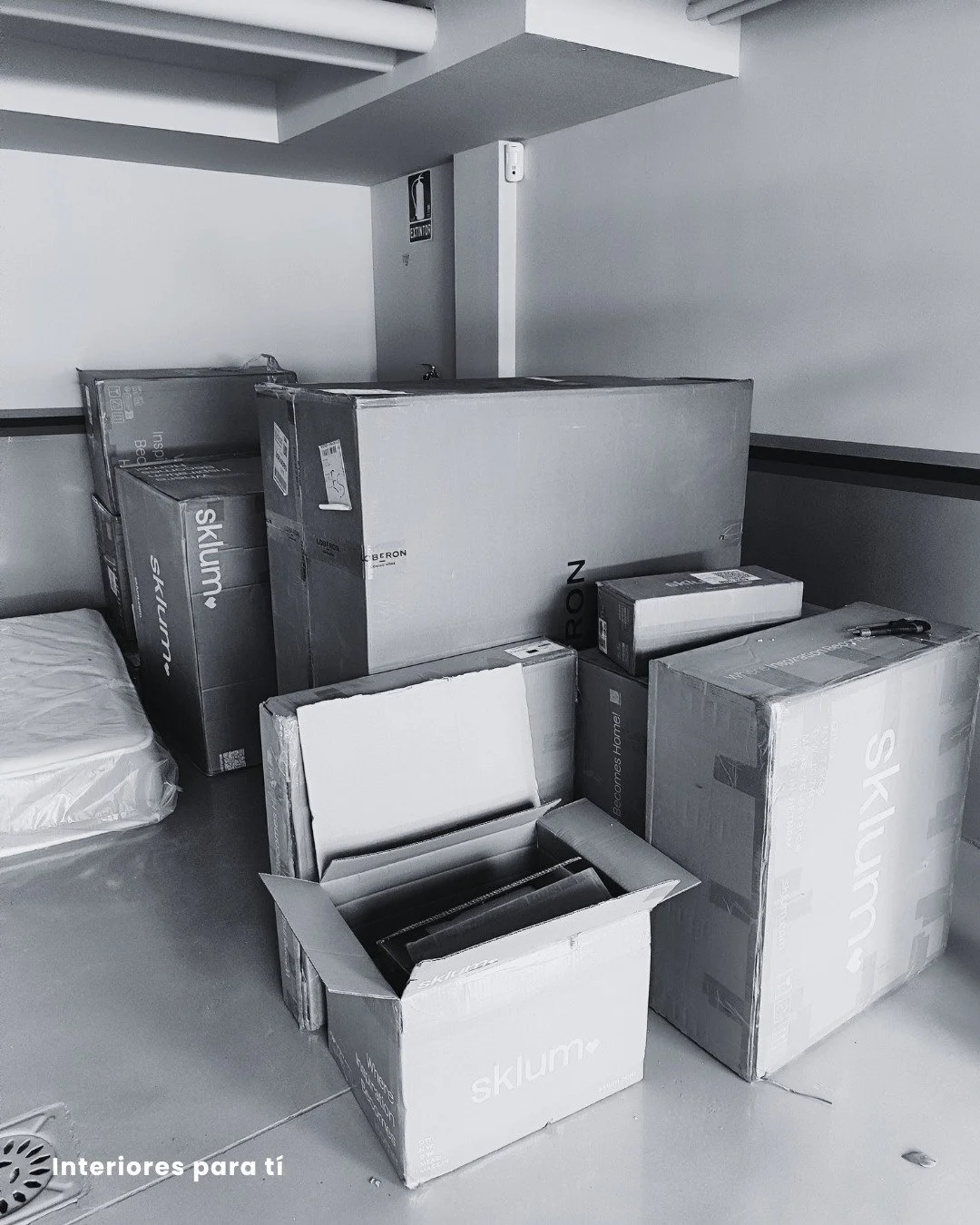 Queda menos para terminar la reforma&hellip; y llega ese momento que todos esperan: las cajas empiezan a llegar. 🚚✨

Cada paquete es mucho m&aacute;s que cart&oacute;n: es una promesa cumplida, una pieza del puzle que convertir&aacute; esta casa en 