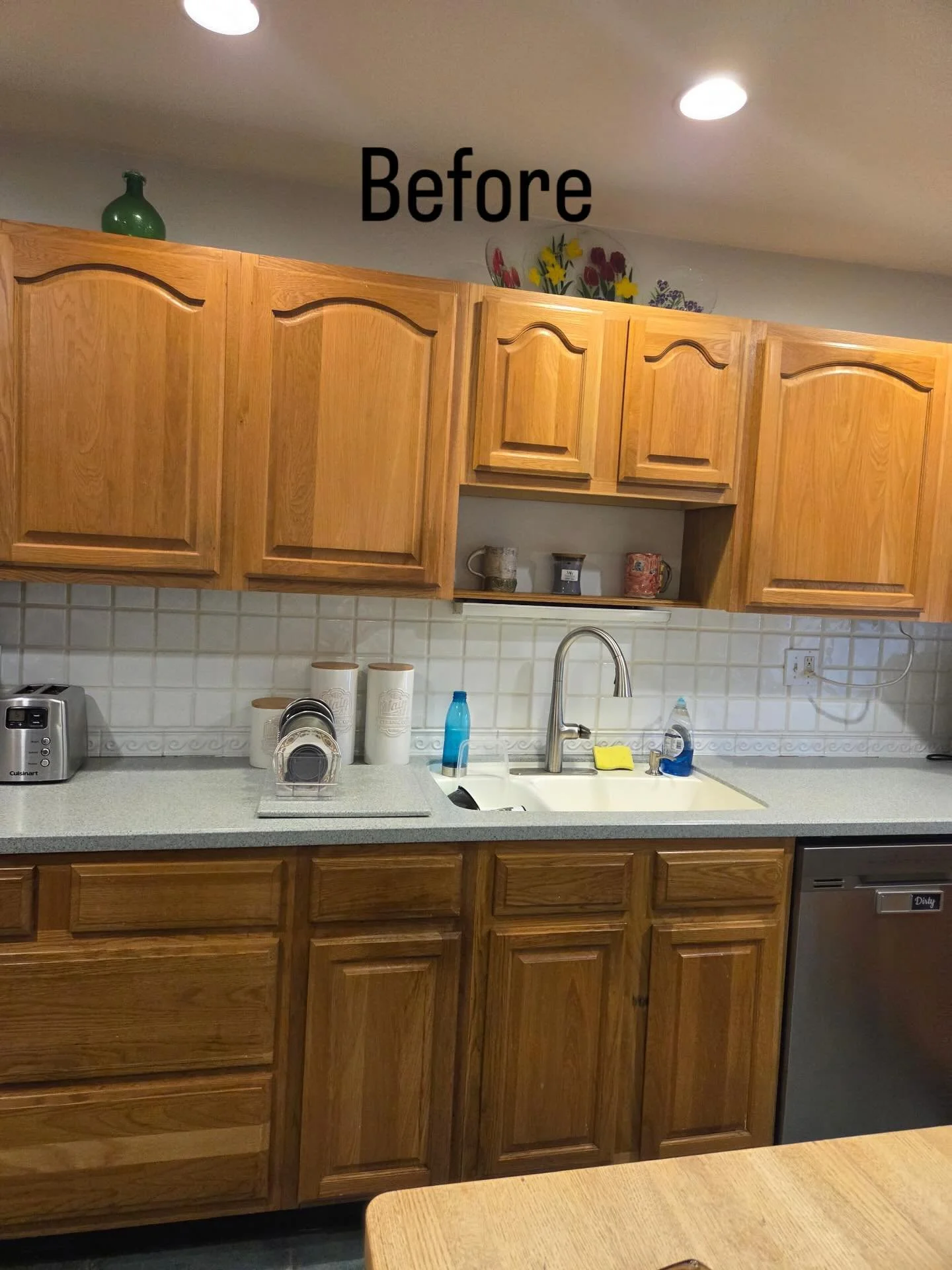 Before and after of a kitchen remodel we did in Easton. 

#hmremodelingct #kitchenremodeling #remodelingexperts