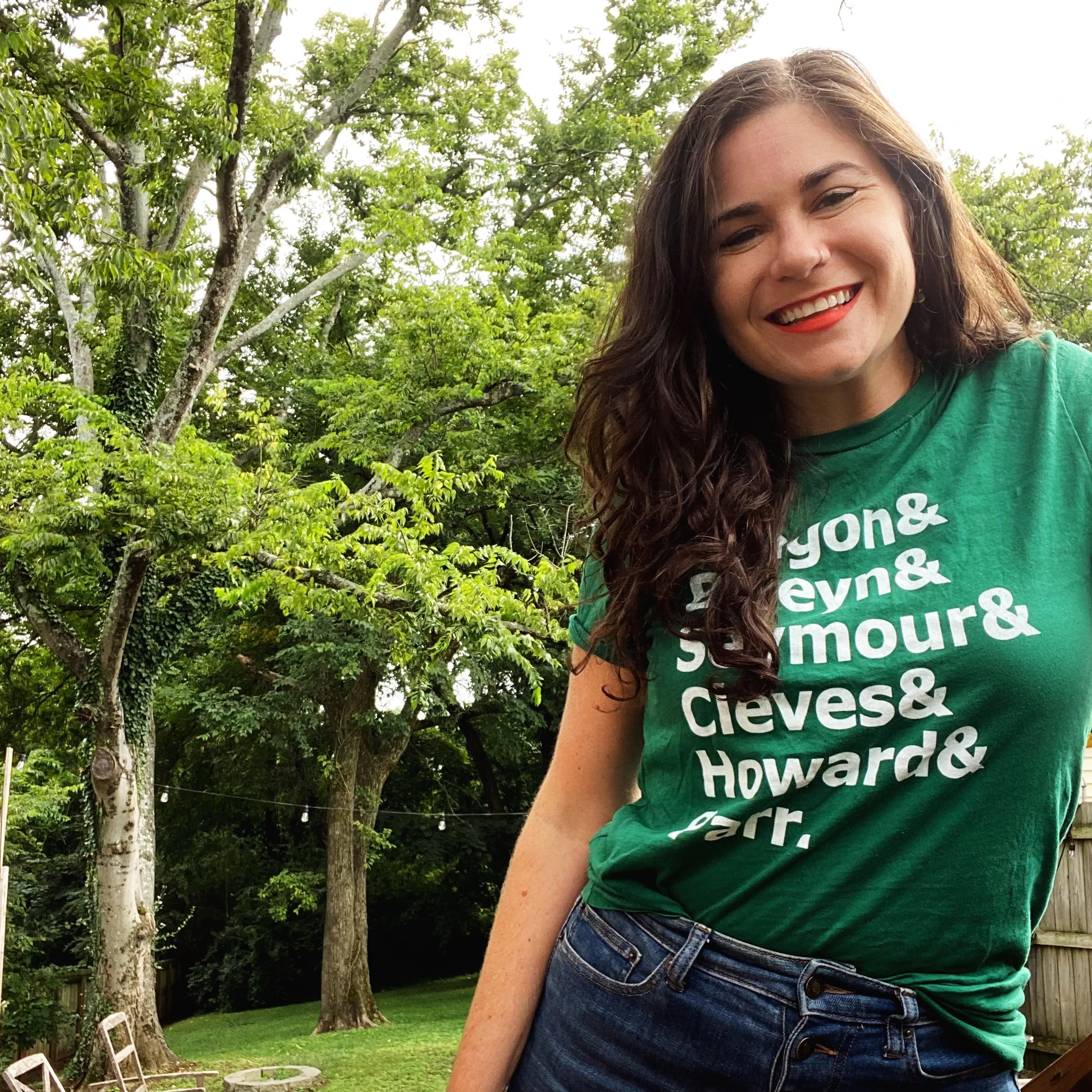 Sara Wigal with Tee shirt bearing names of the six wives of Henry VIII