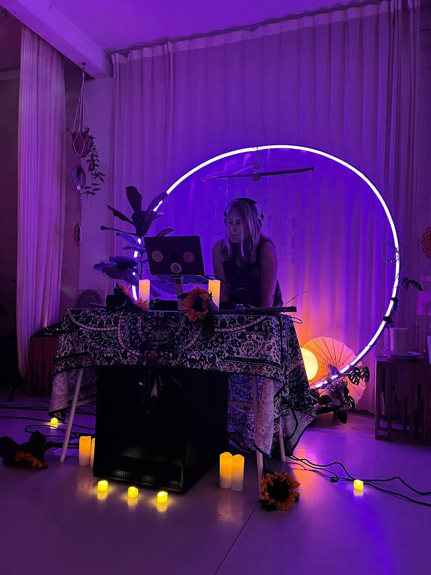 Ahhhh still beaming about being guest dj at the dreamy solstice dance with @ecstatica.uk last Friday.

✨ The night was so thoughtfully and beautifully considered and created.
✨Dancing together in the intimate space of @soma.h0me was soothing and upli
