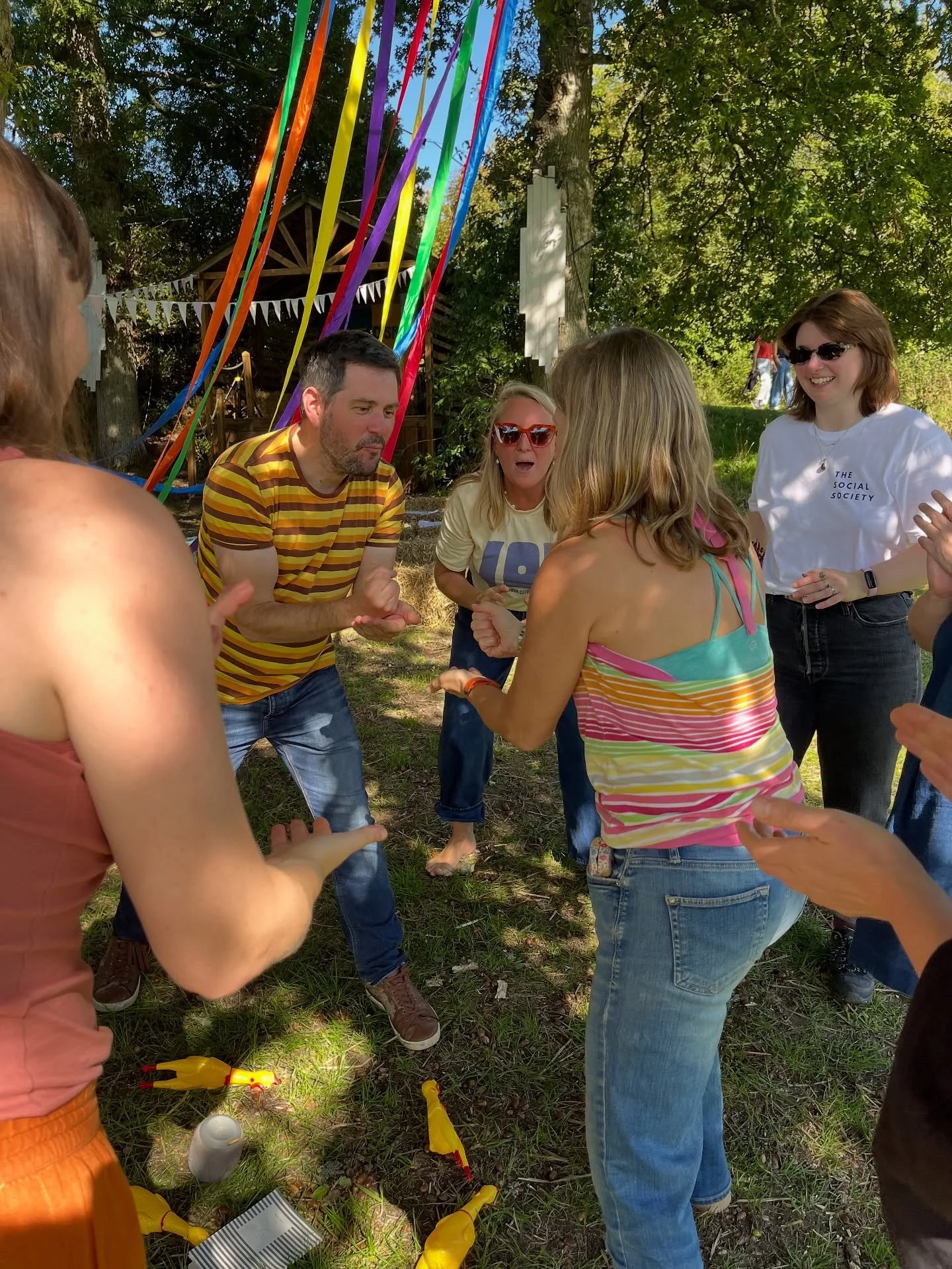 On World Mental Health Day I&rsquo;ve been reflecting about all the good things that happen when we&rsquo;re together! When we&rsquo;re in a group or a community! ✨

From creating together, dancing together, playing together, learning together or und