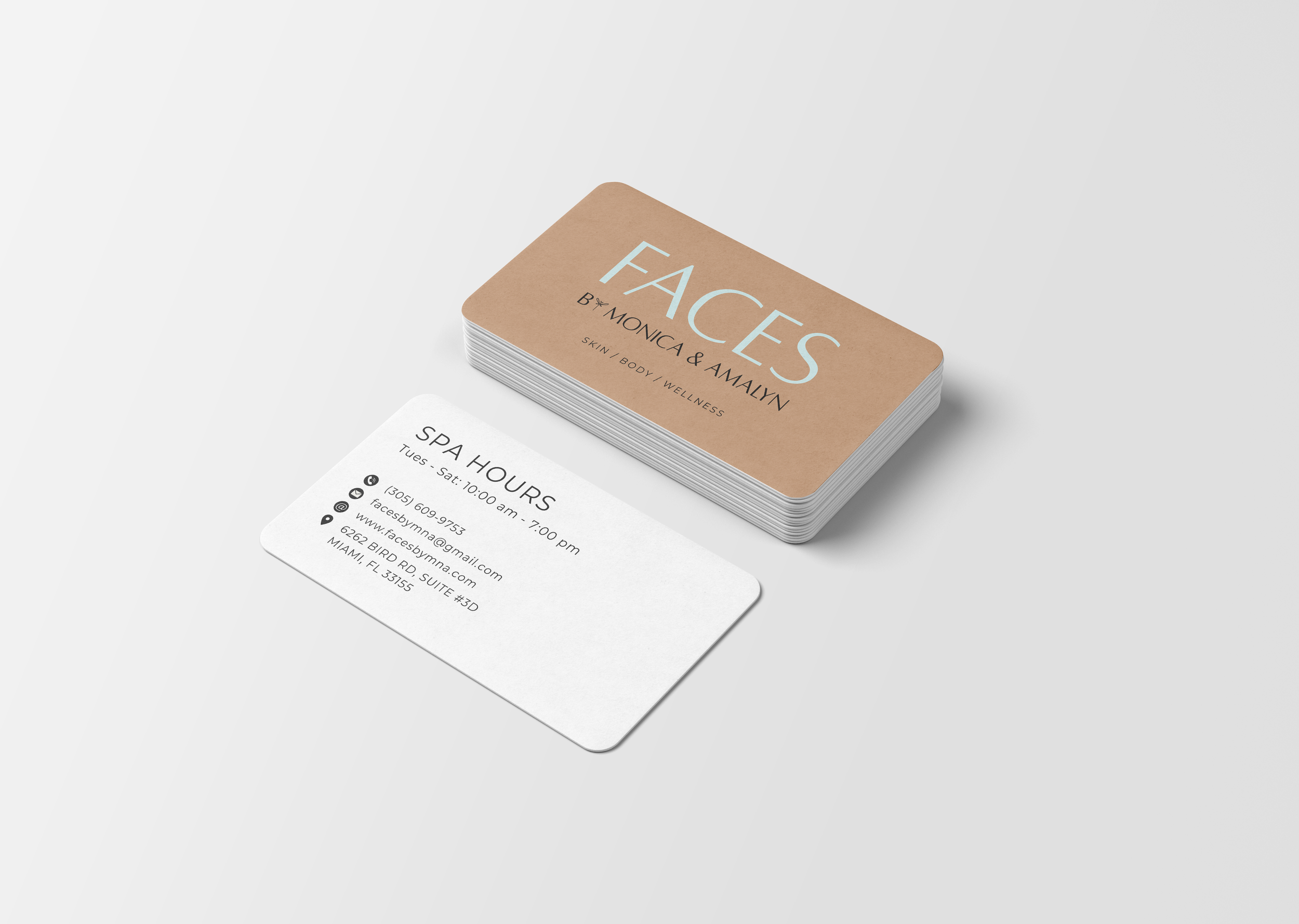 Free Rounded Corner Business Card Mockup.png