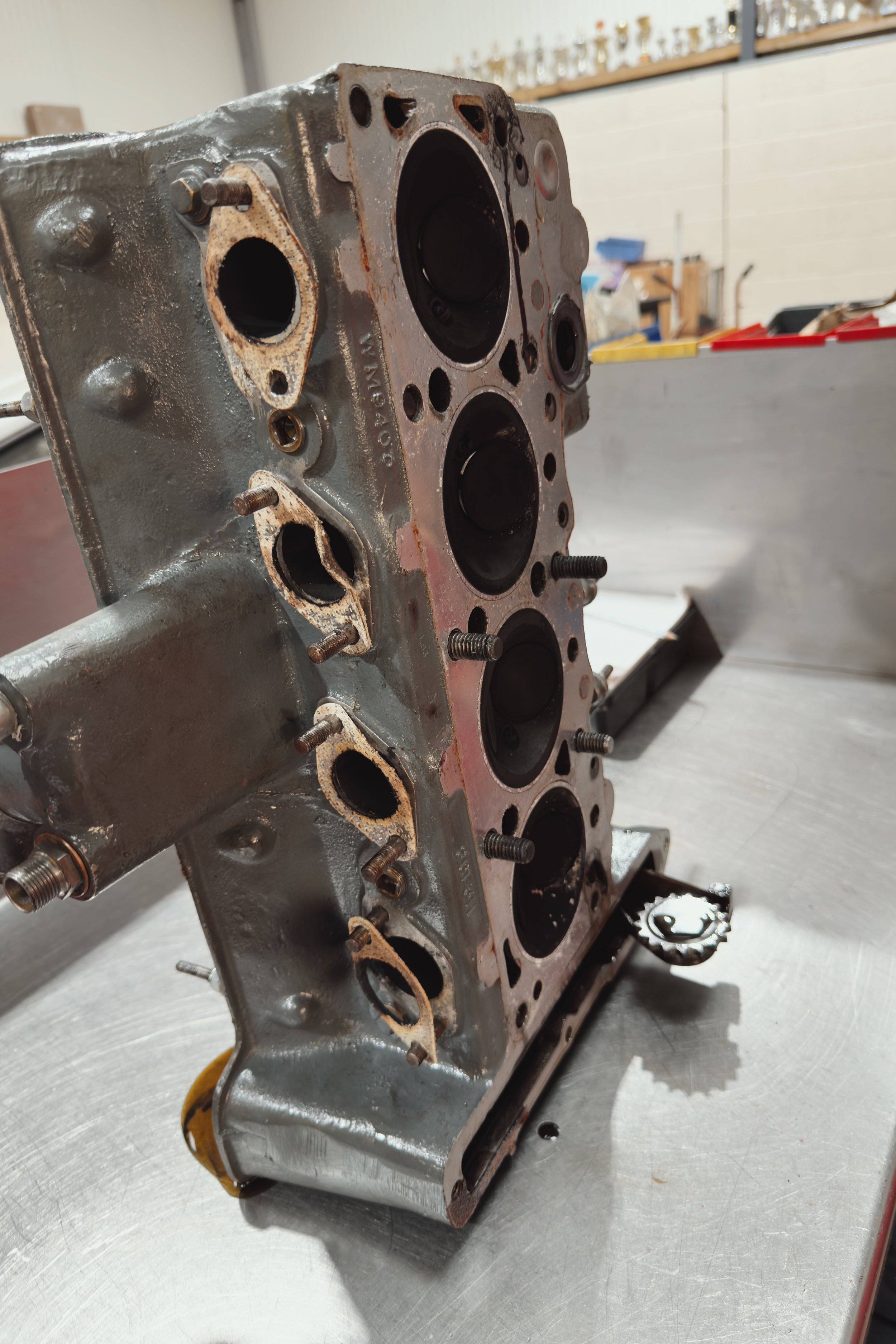 Engine apart at JS Motorsport