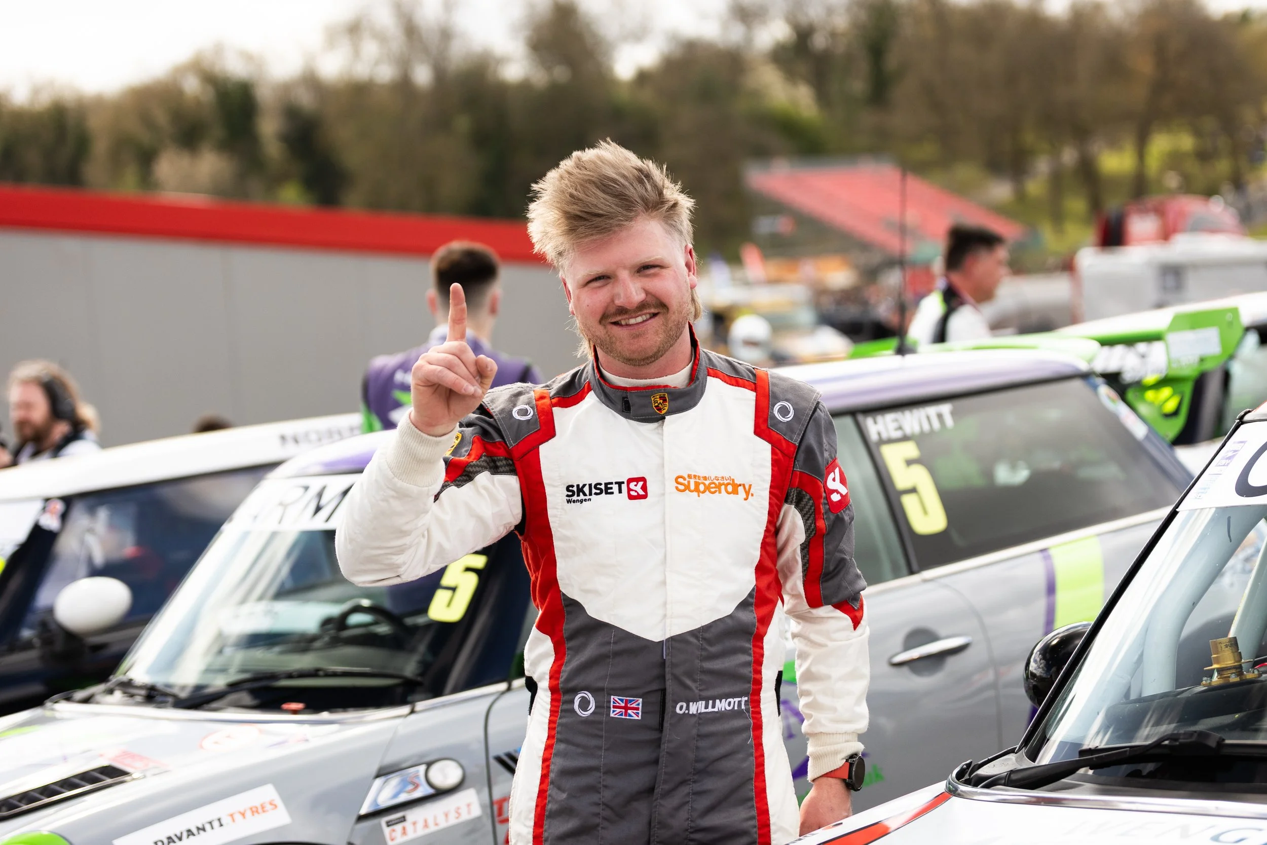 OLI WILLMOTT OPENS WITH A TRIPLE AT BRANDS HATCH