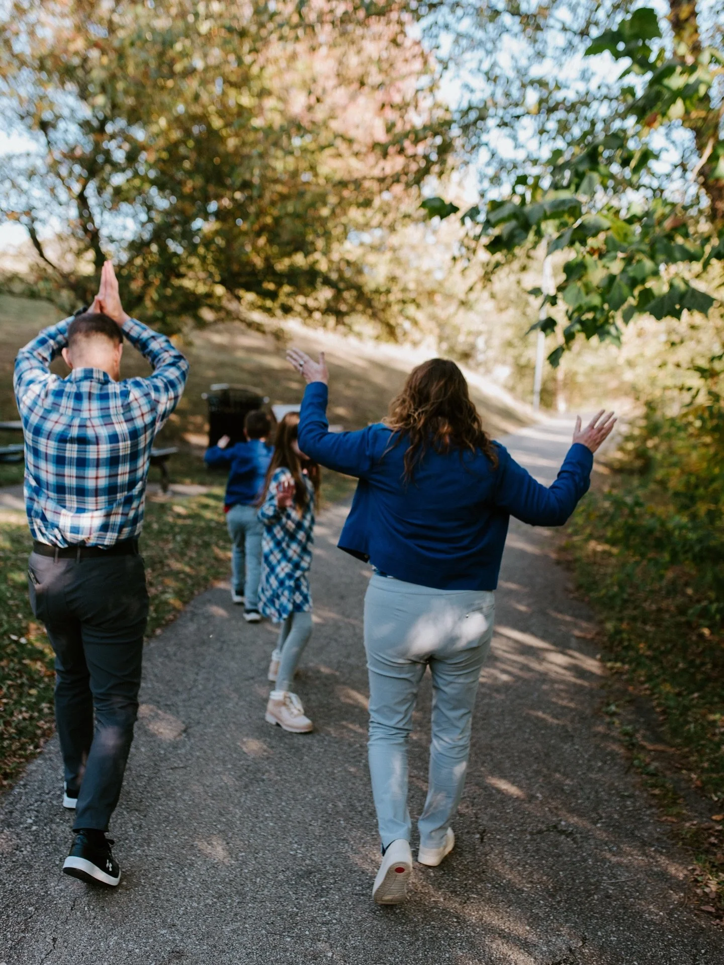 Holiday magic as a mom of two + the joy of capturing it for other families = my favorite season ever 
#momoftwo #holidayseason #familyphotographer #illinoisfamilyphotographer
