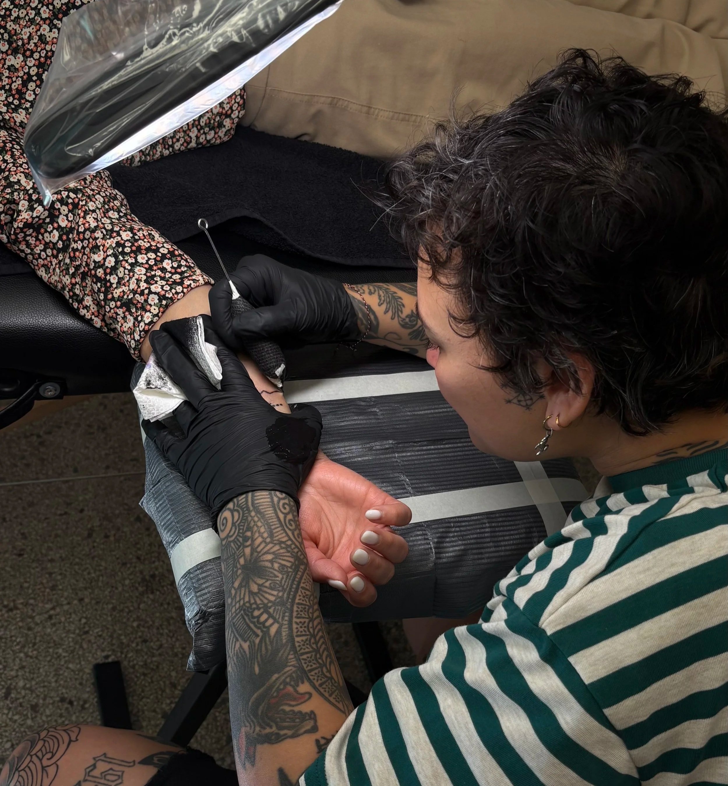 Waarom ik tatoeëer: over zelfontwikkeling, mensen en de tattoo-ervaring