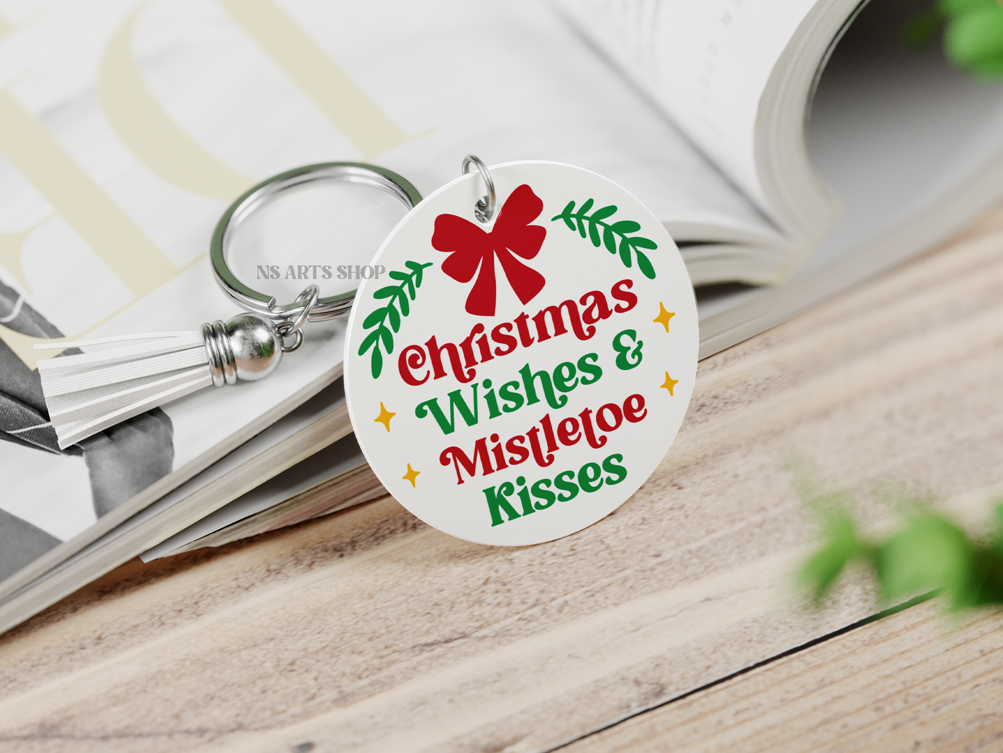 christmas-wishes-mistlletoe-kisses-svg.png