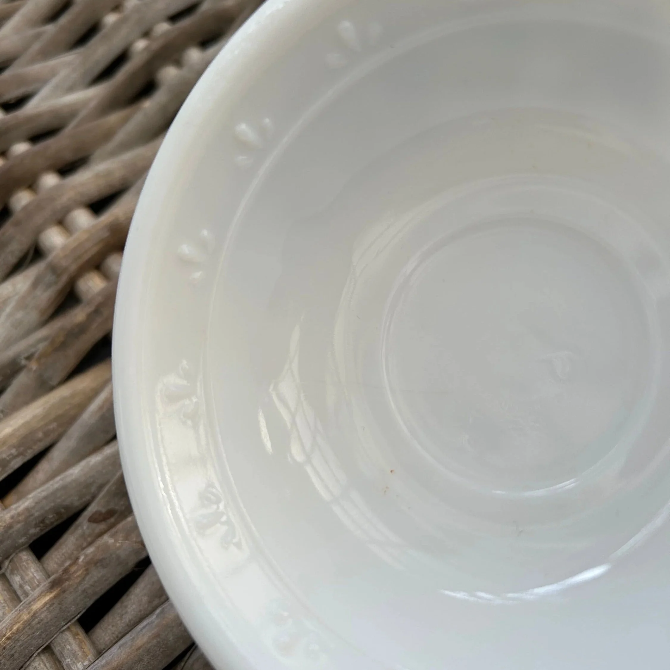 Interior close-up of the bowl showing moulded ring detail