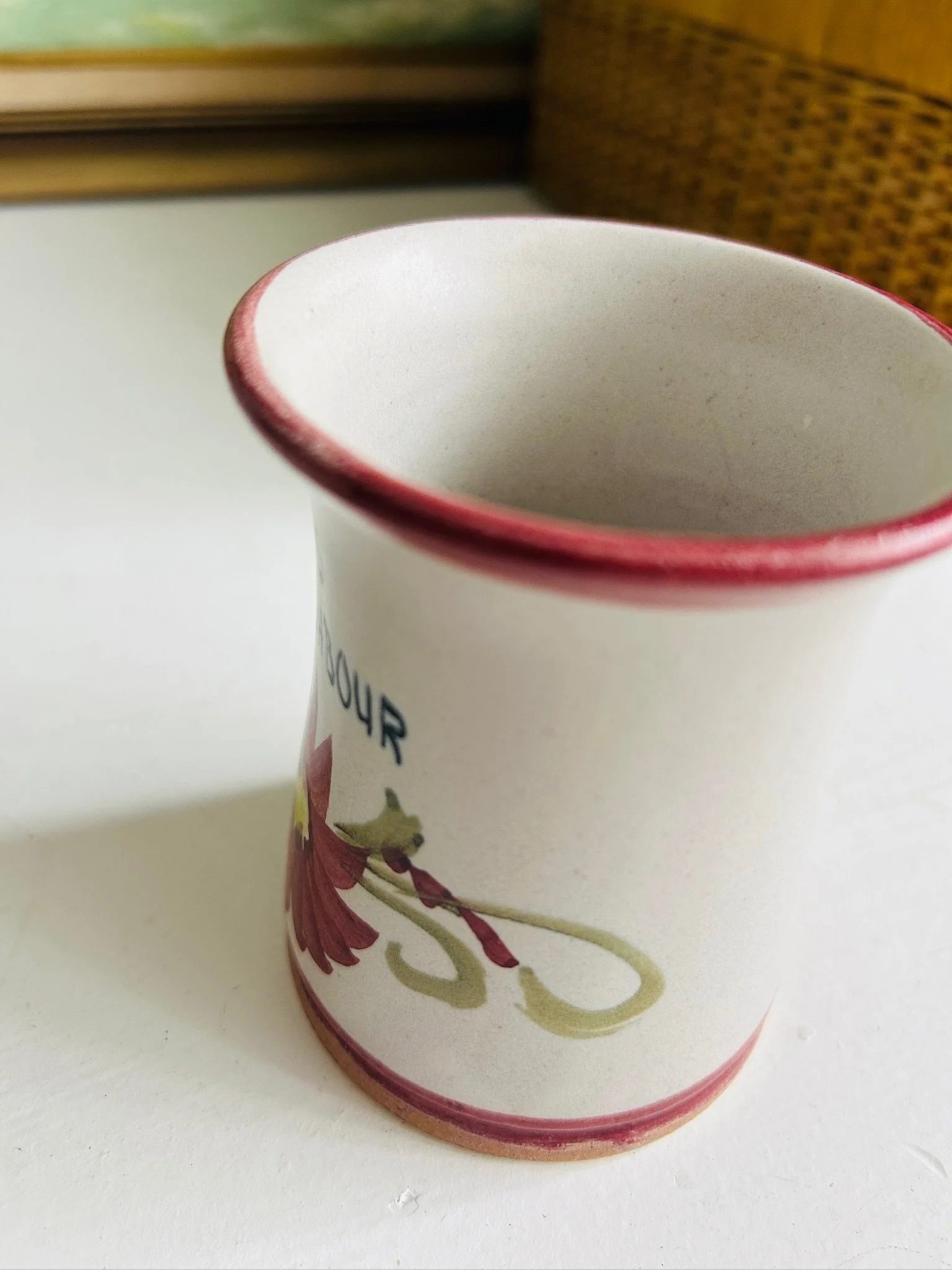 thanks-neighbour-stoneware-handpainted-vase-mug-red-dahlia-03.jpg