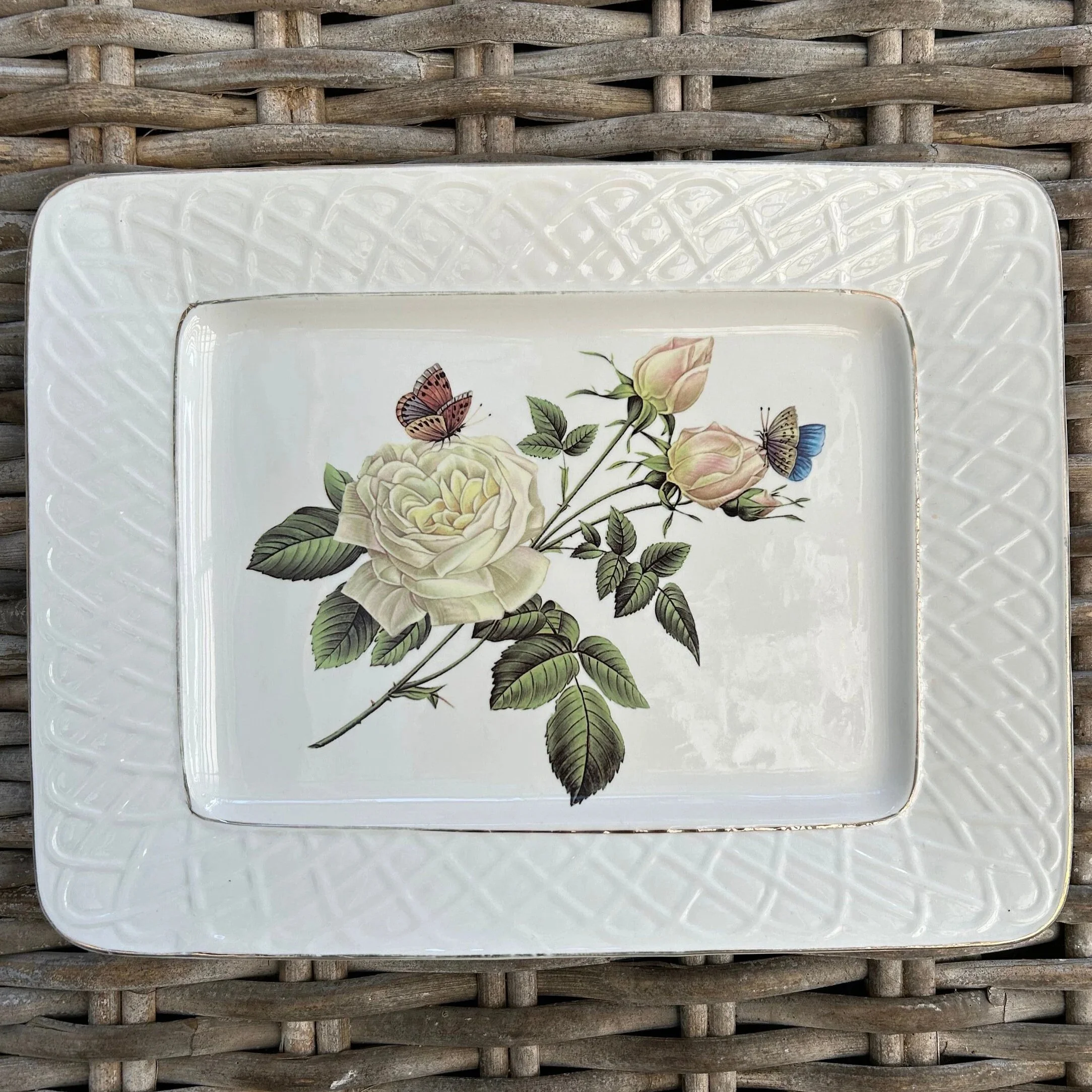 Full view of the vintage Royal sandwich plate with rose floral centre and basket weave border
