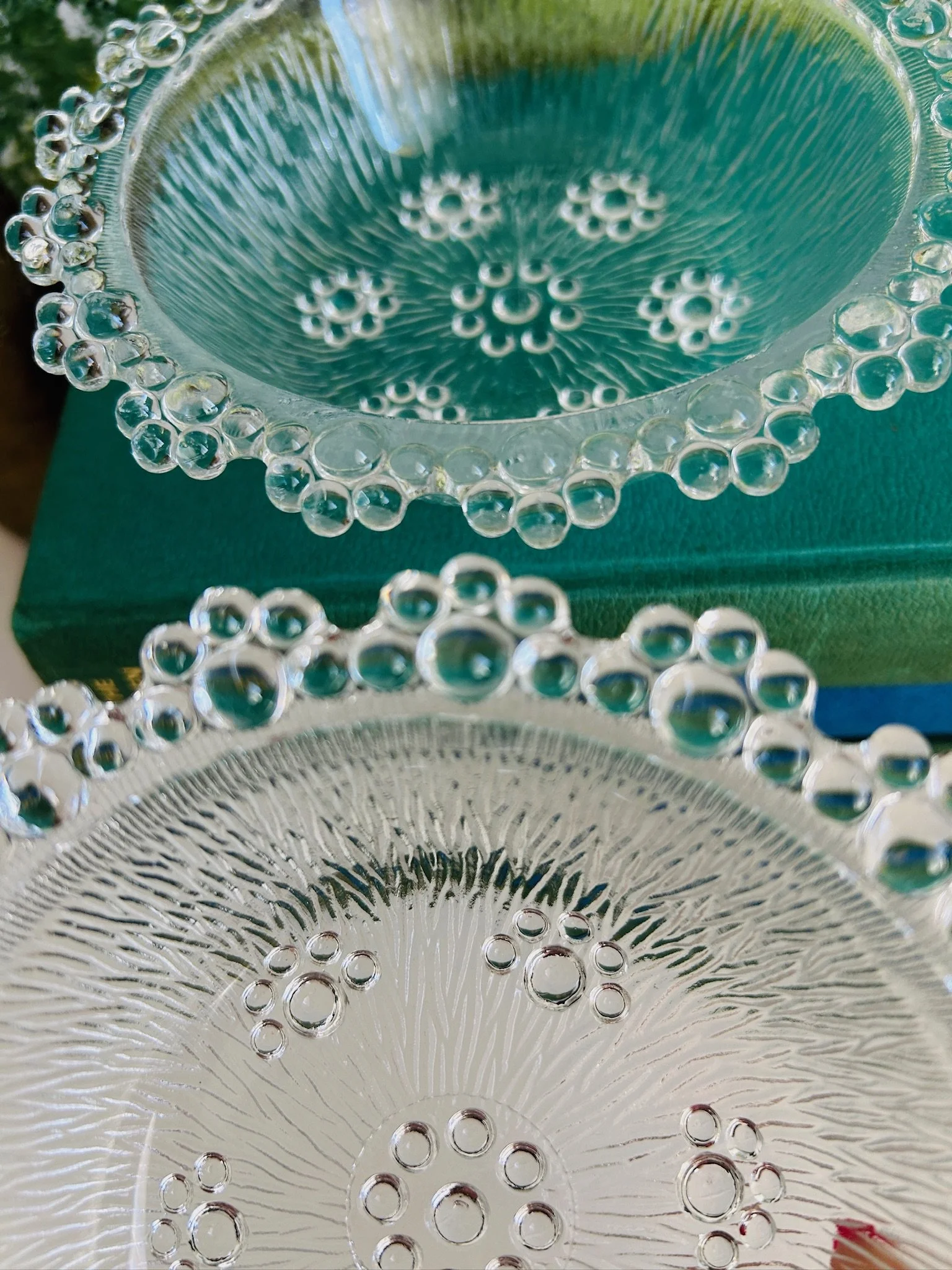 vintage-glass-dish-bubble-dot-rim--rim-from-above.jpg