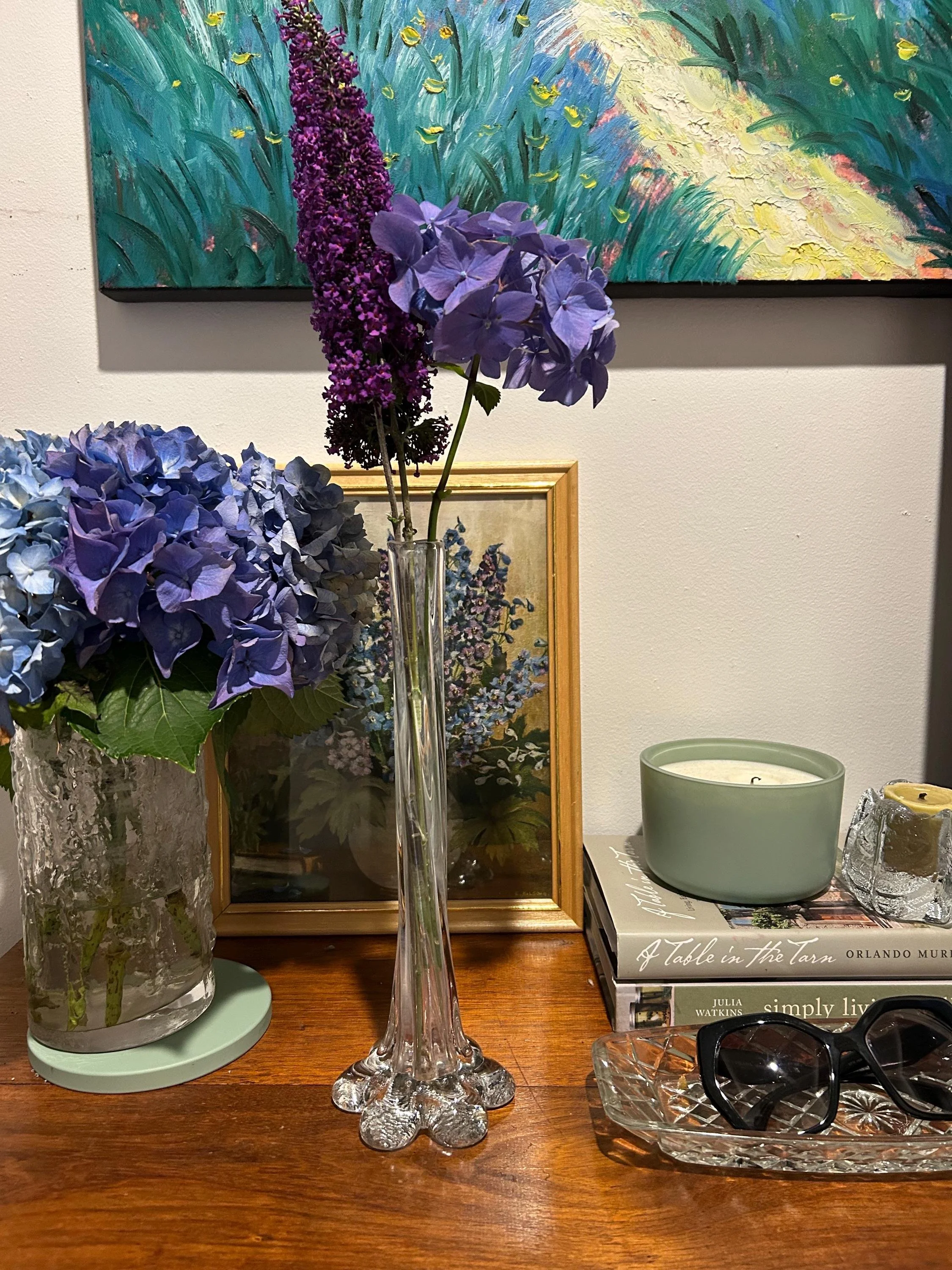 Twisted Glass Bud Vase | Elephant Foot Design | Sleek Vintage Décor Piece