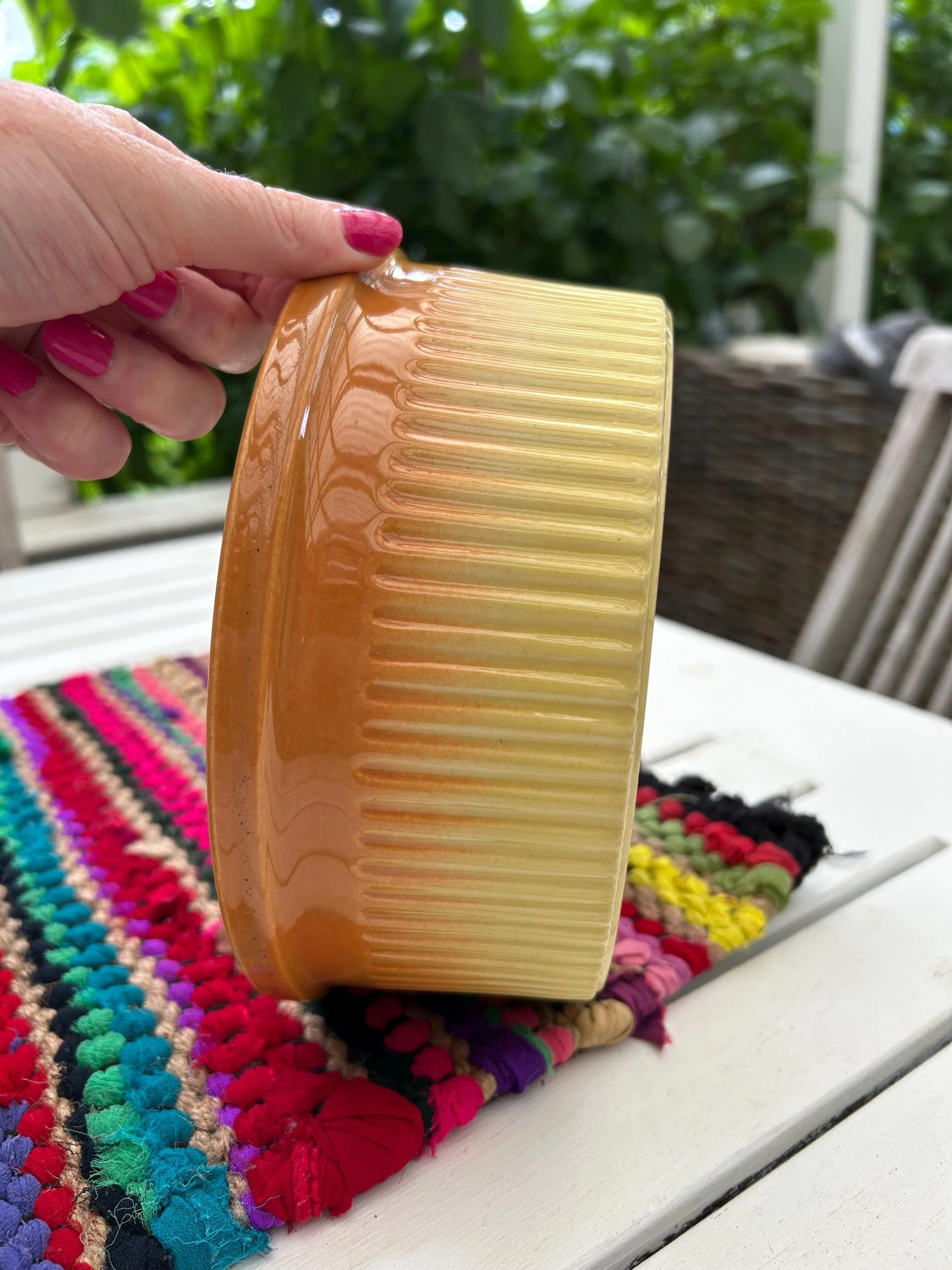 Handheld side angle highlighting shape and ribbing