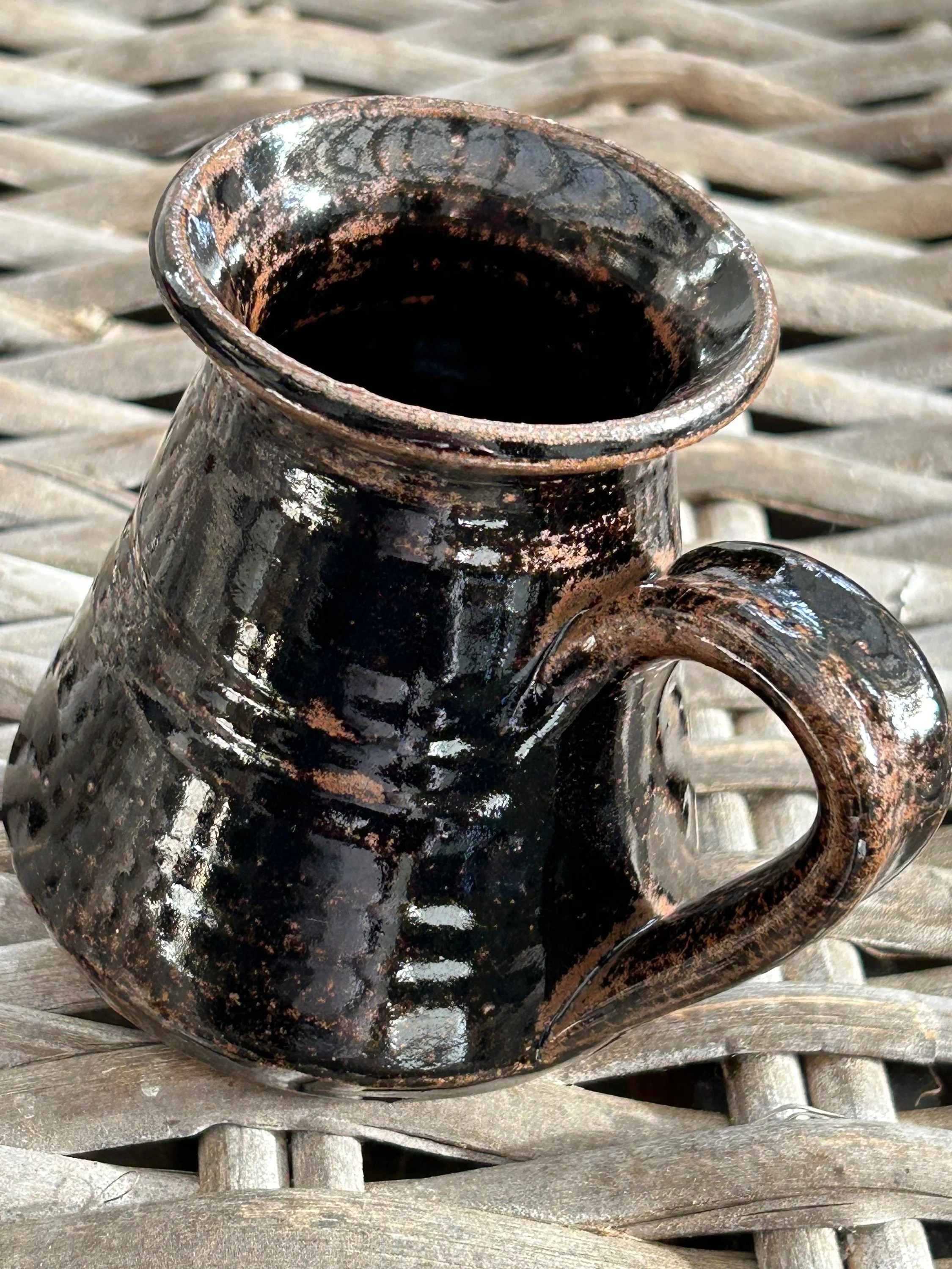 Top-down view of interior glaze and lip