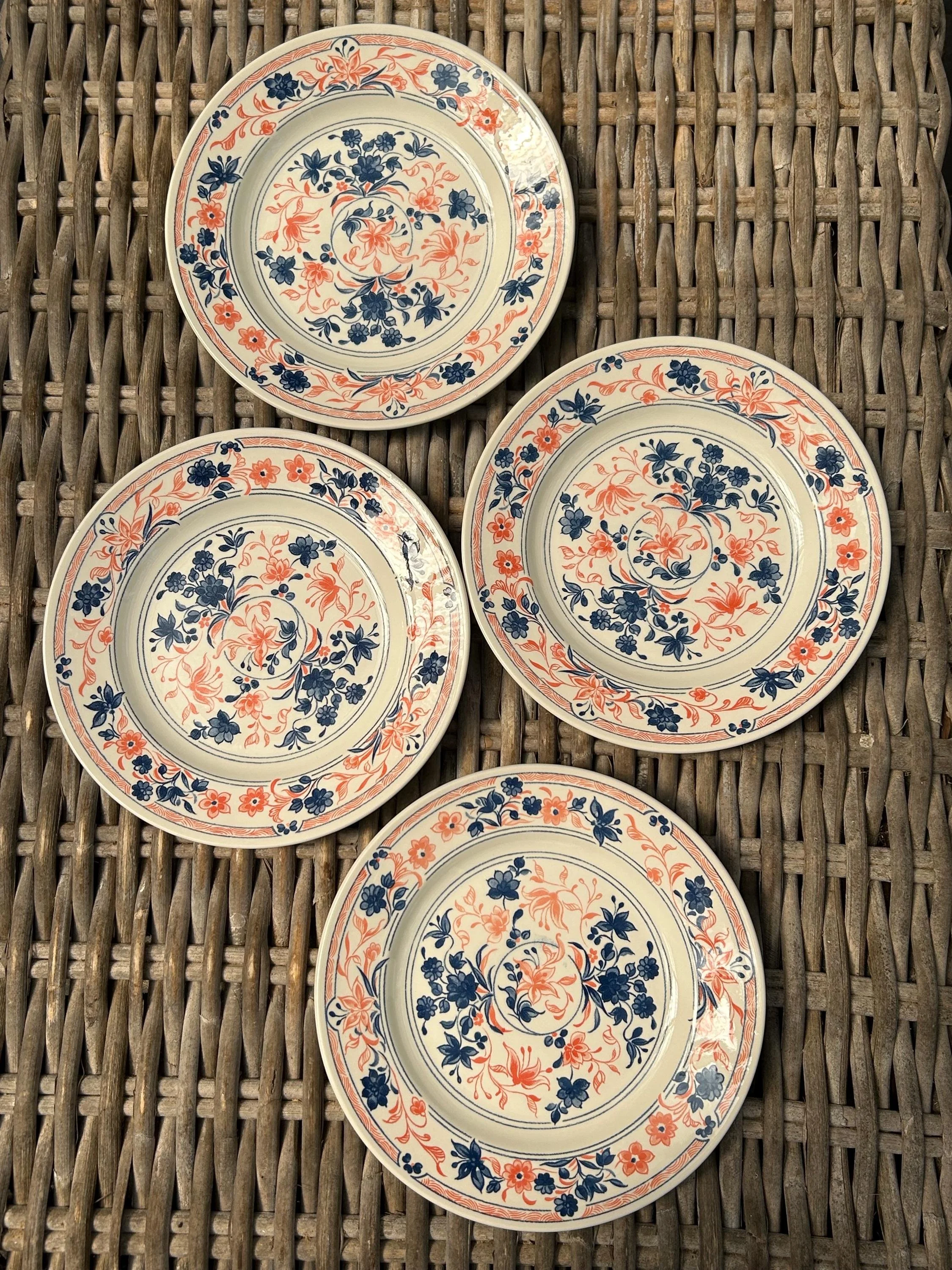 A vintage Churchill Imari dinner plate set (1980s-1990s) with a bold blue & red floral pattern. Made in England, rare & collectible.